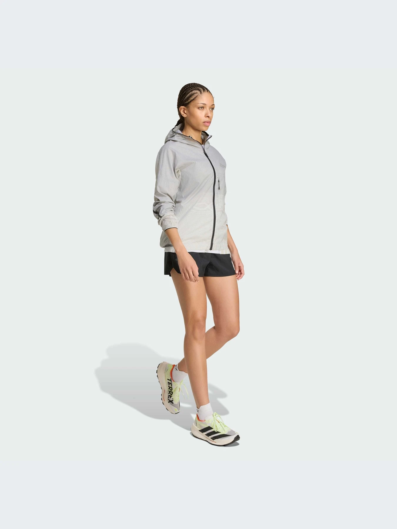 Куртки и дубленки Adidas модель JY4093-KZ Куртки и дубленки Adidas модель JY4093-KZ Фото