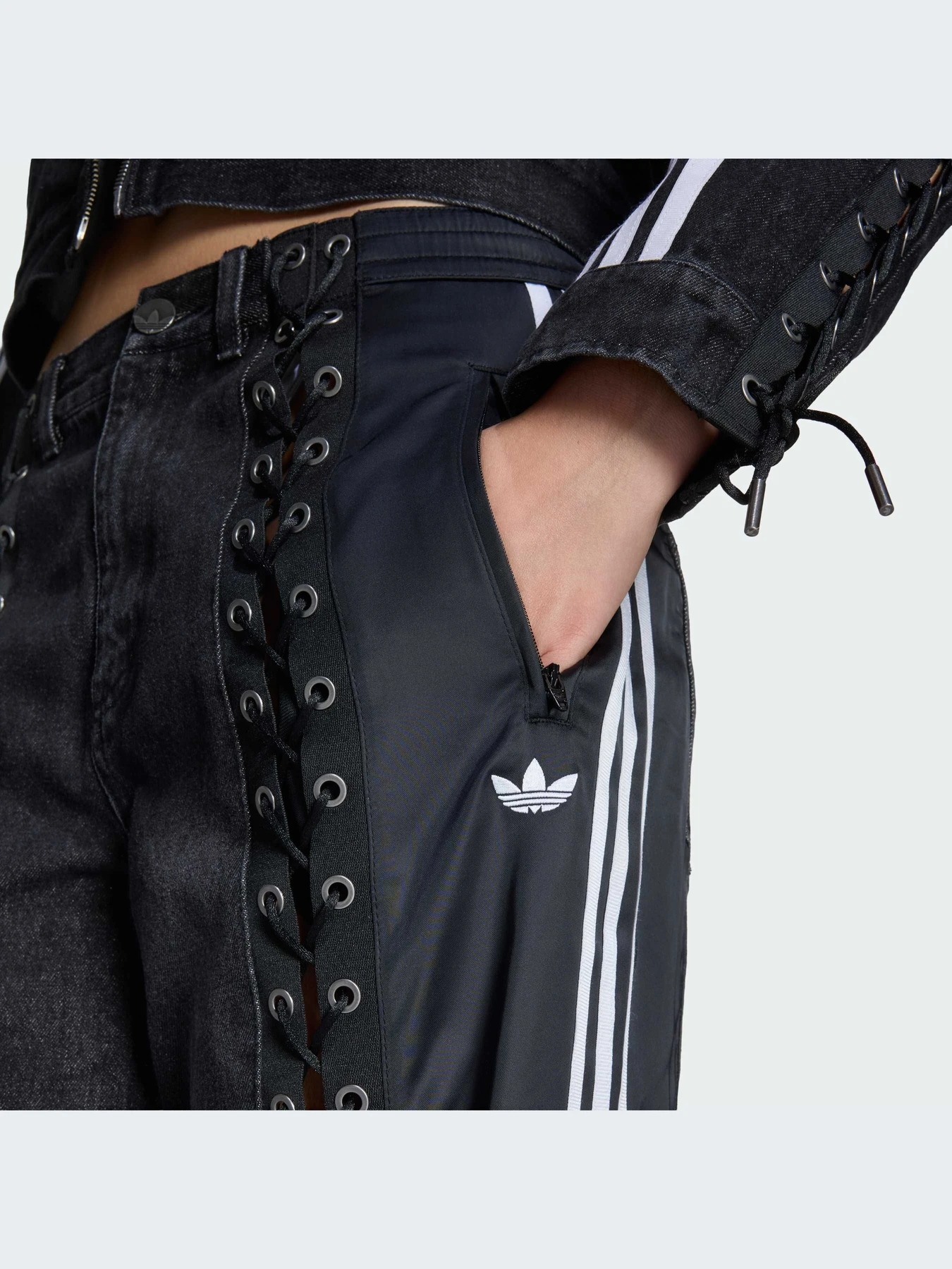 Джинсы Adidas модель KS3878-KZ Джинсы Adidas модель KS3878-KZ Фото