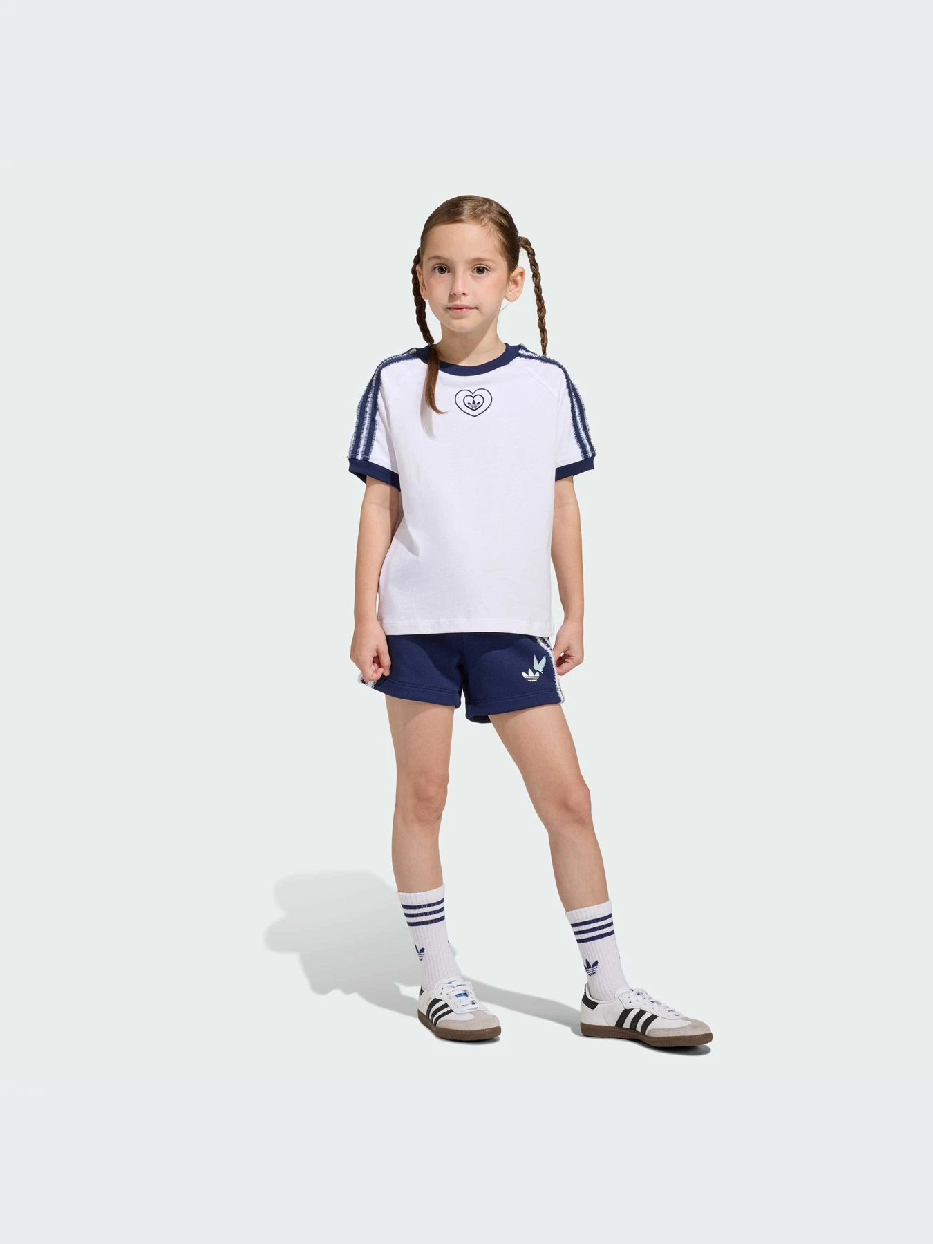 Костюмы Adidas Graphics модель KE0699-KZ Костюмы Adidas Graphics модель KE0699-KZ Фото