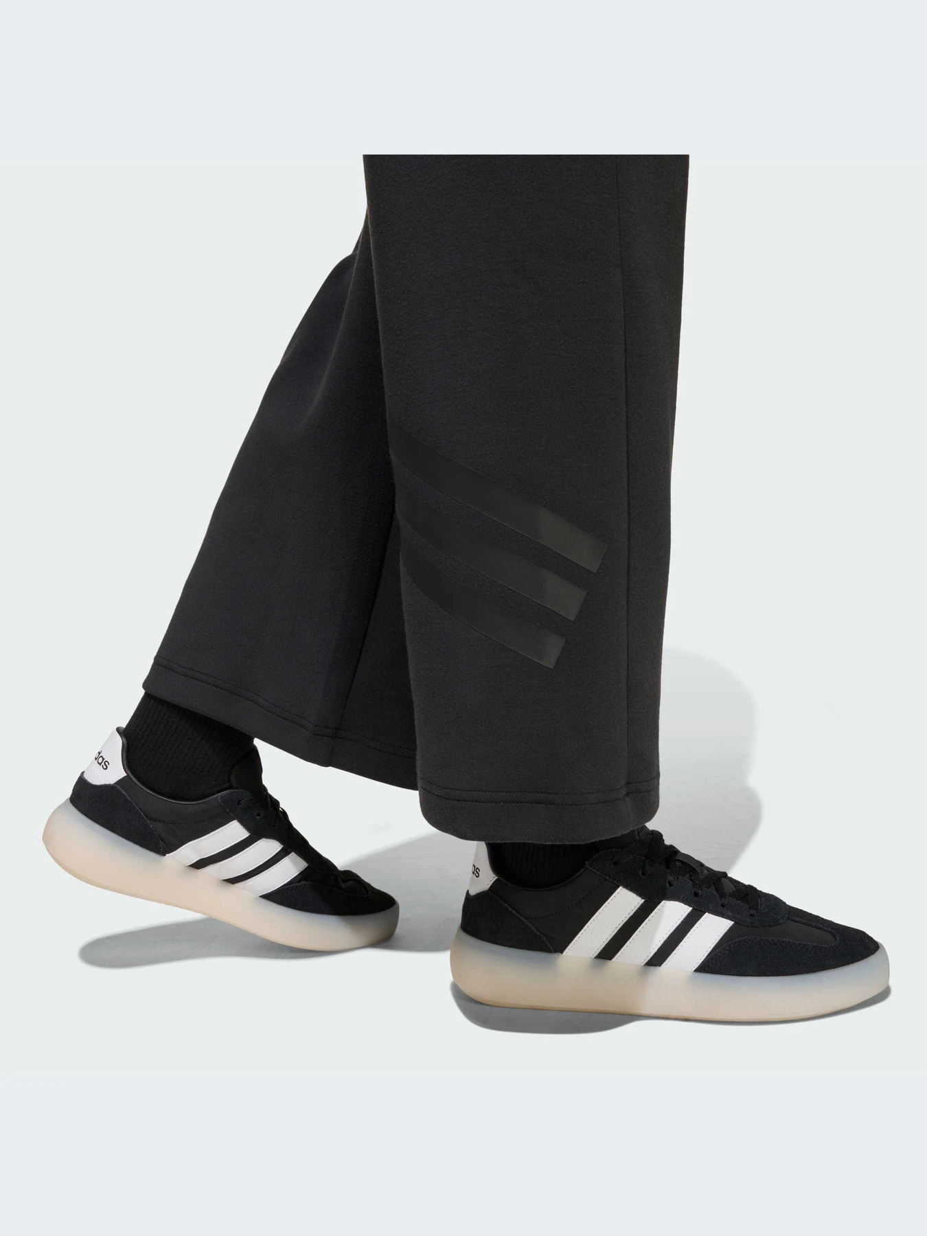 Брюки Adidas Icons модель KR2249-KZ Брюки Adidas Icons модель KR2249-KZ Фото