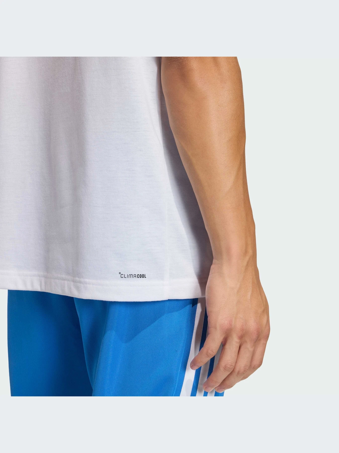 Футболки и поло Adidas Adidas Essentials модель KD5477-KZ Футболки и поло Adidas Adidas Essentials модель KD5477-KZ Фото