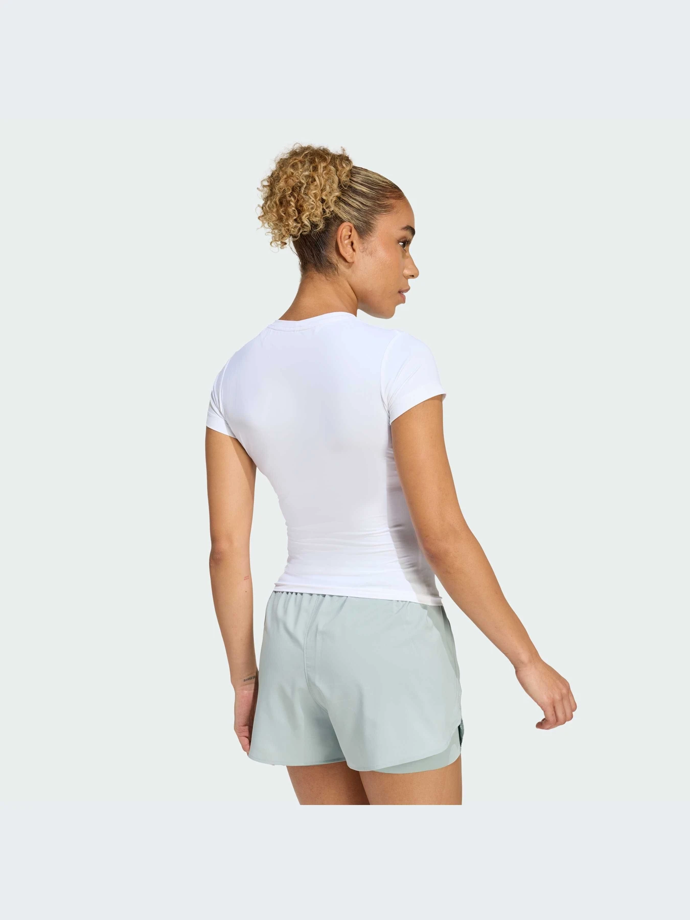 Футболки и поло Adidas Adidas Essentials модель JZ3312-KZ Футболки и поло Adidas Adidas Essentials модель JZ3312-KZ Фото