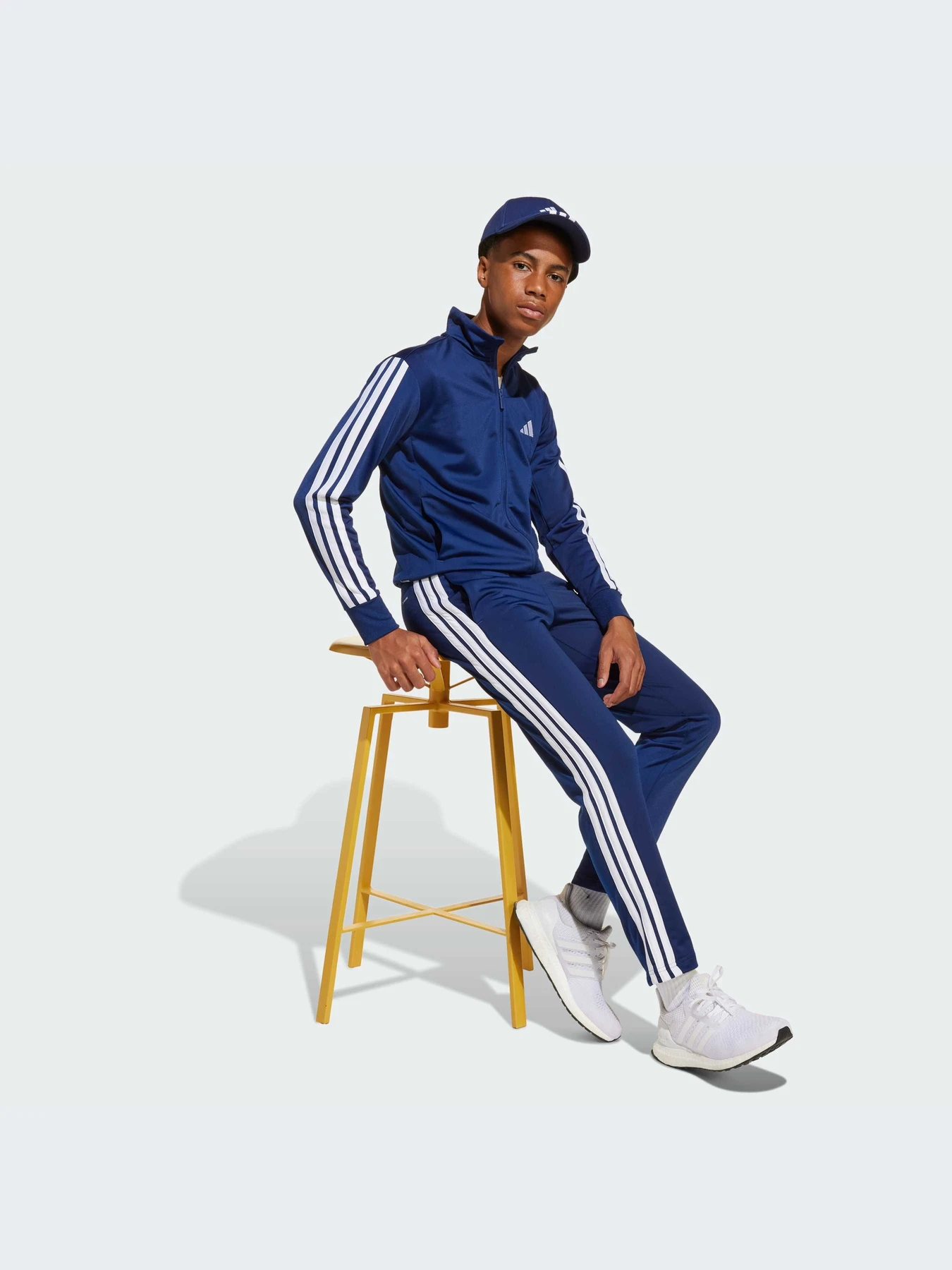 Костюмы Adidas Adidas Essentials модель JL6890-KZ Костюмы Adidas Adidas Essentials модель JL6890-KZ Фото