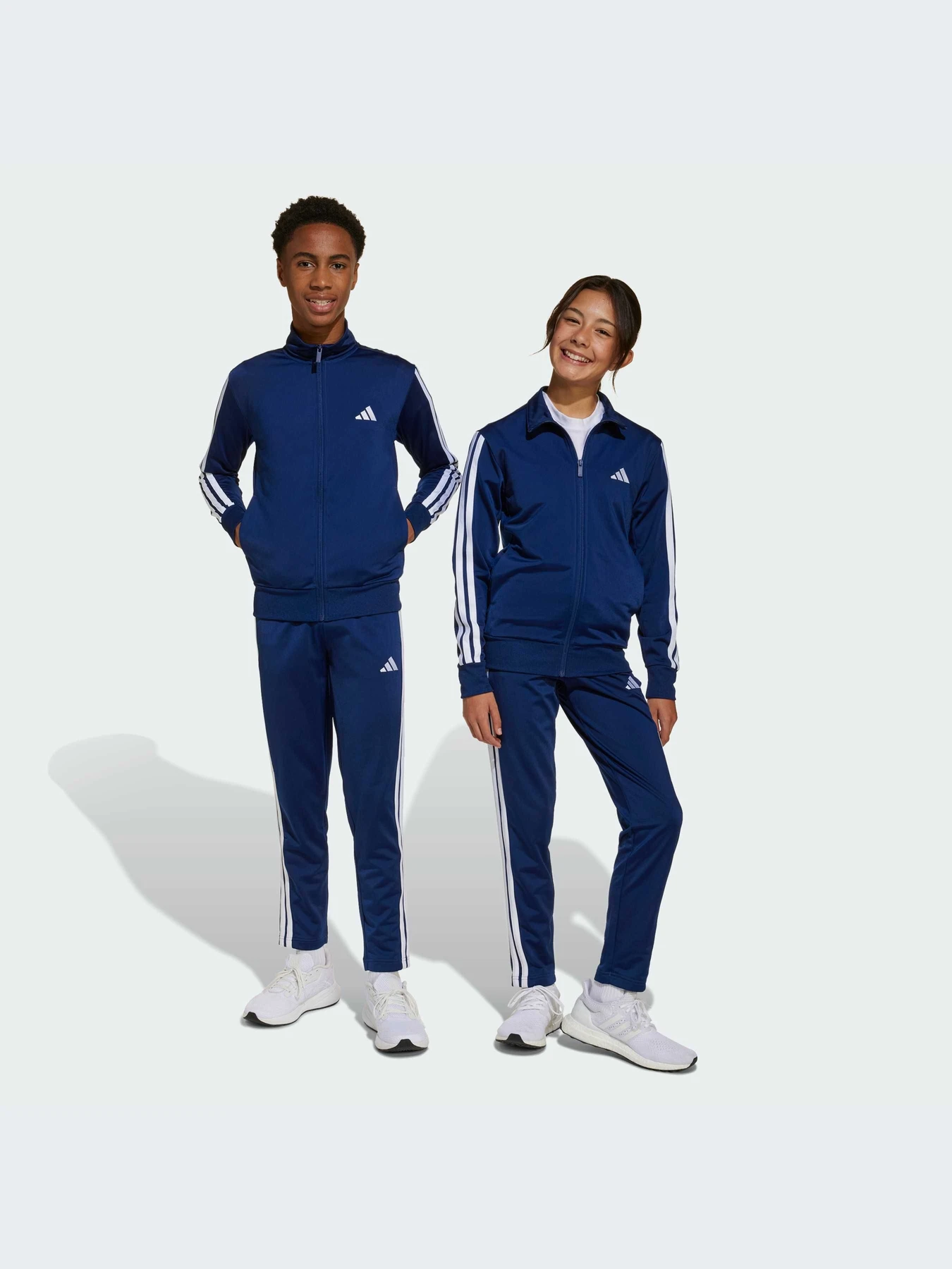 Костюмы Adidas Adidas Essentials модель JL6890-KZ Костюмы Adidas Adidas Essentials модель JL6890-KZ Фото