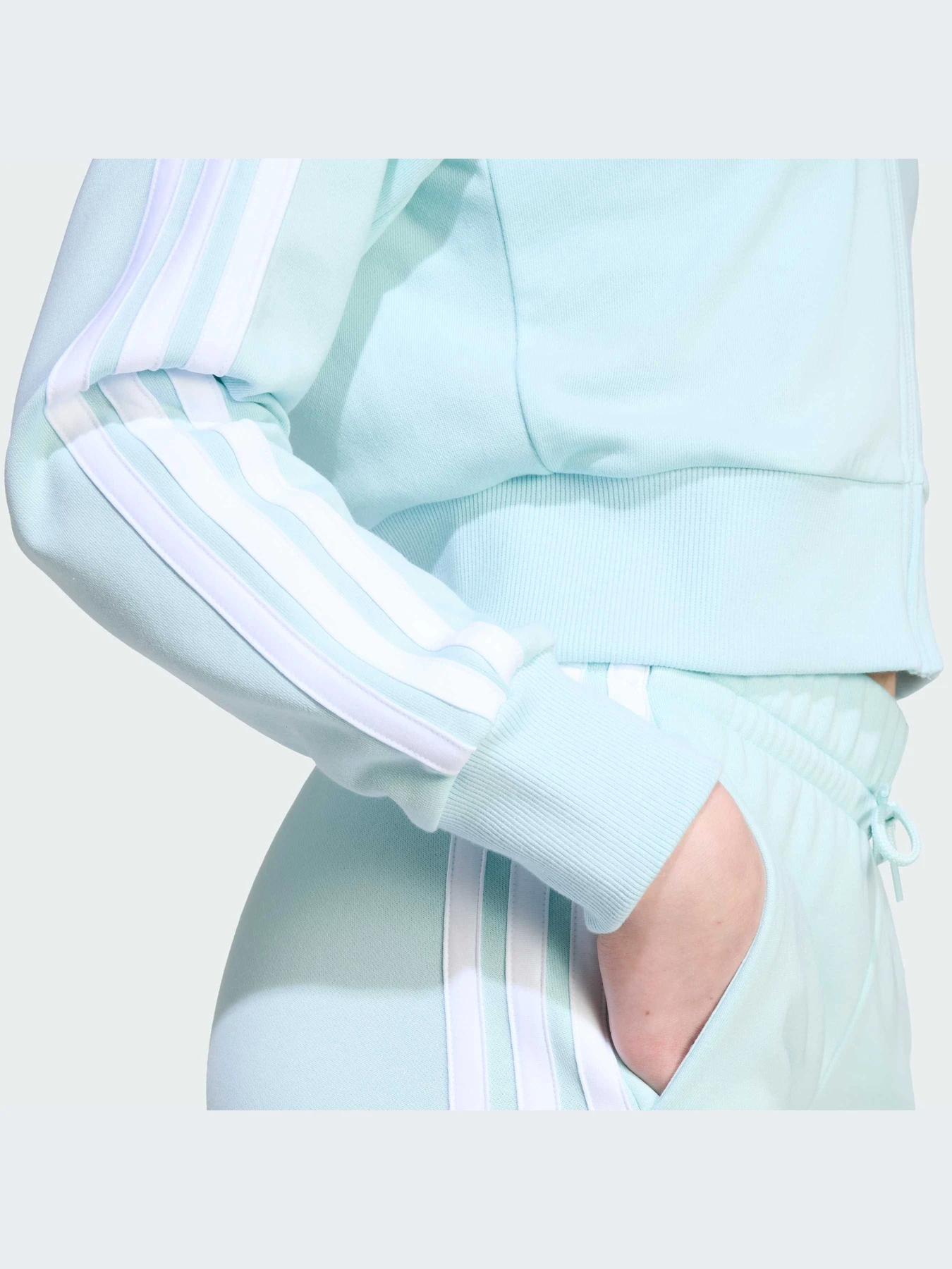 Худи и свитшоты Adidas Adidas Essentials модель JY4984-KZ Худи и свитшоты Adidas Adidas Essentials модель JY4984-KZ Фото
