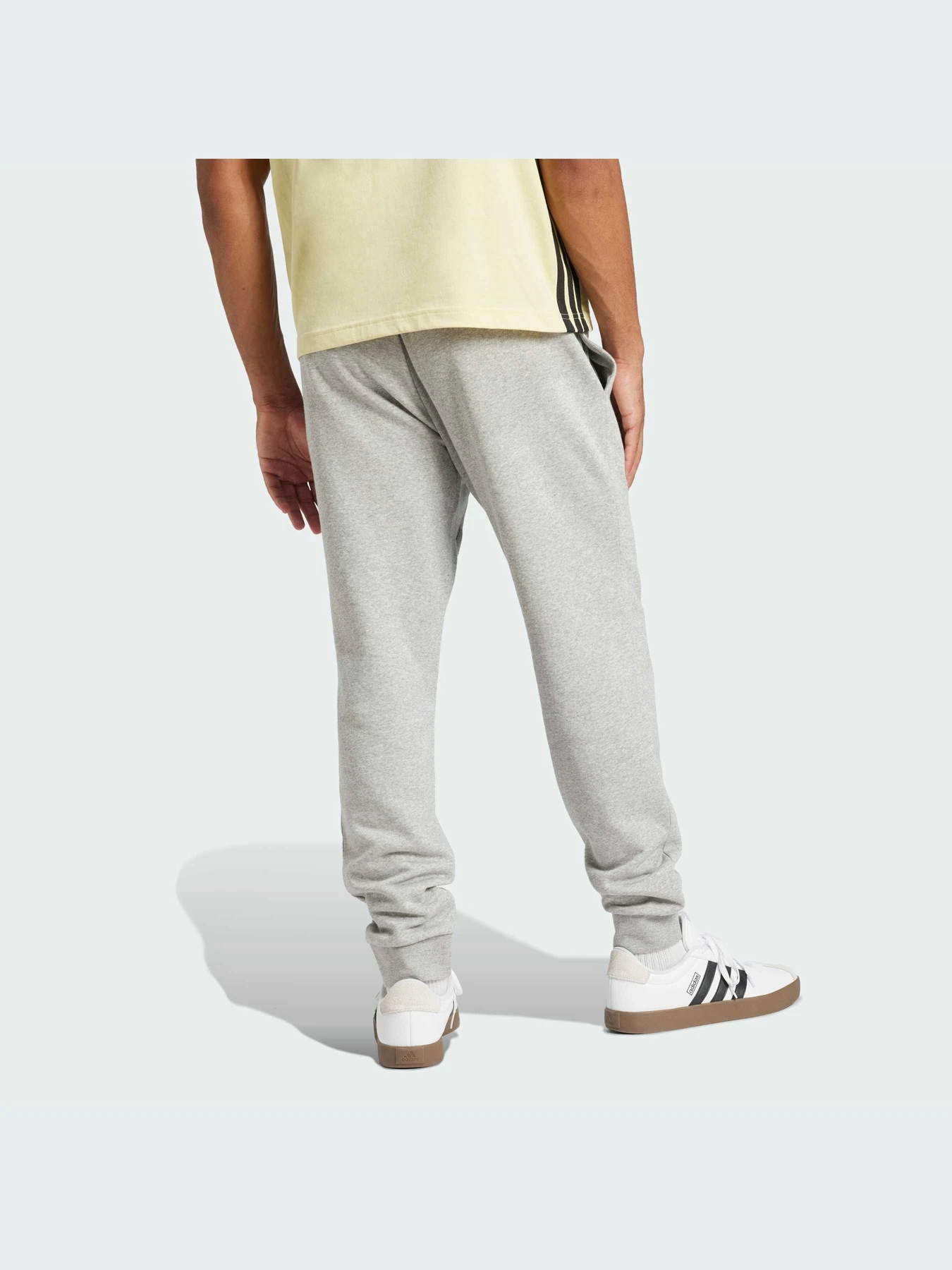 Брюки Adidas Adidas Essentials модель JE3818-KZ Брюки Adidas Adidas Essentials модель JE3818-KZ Фото