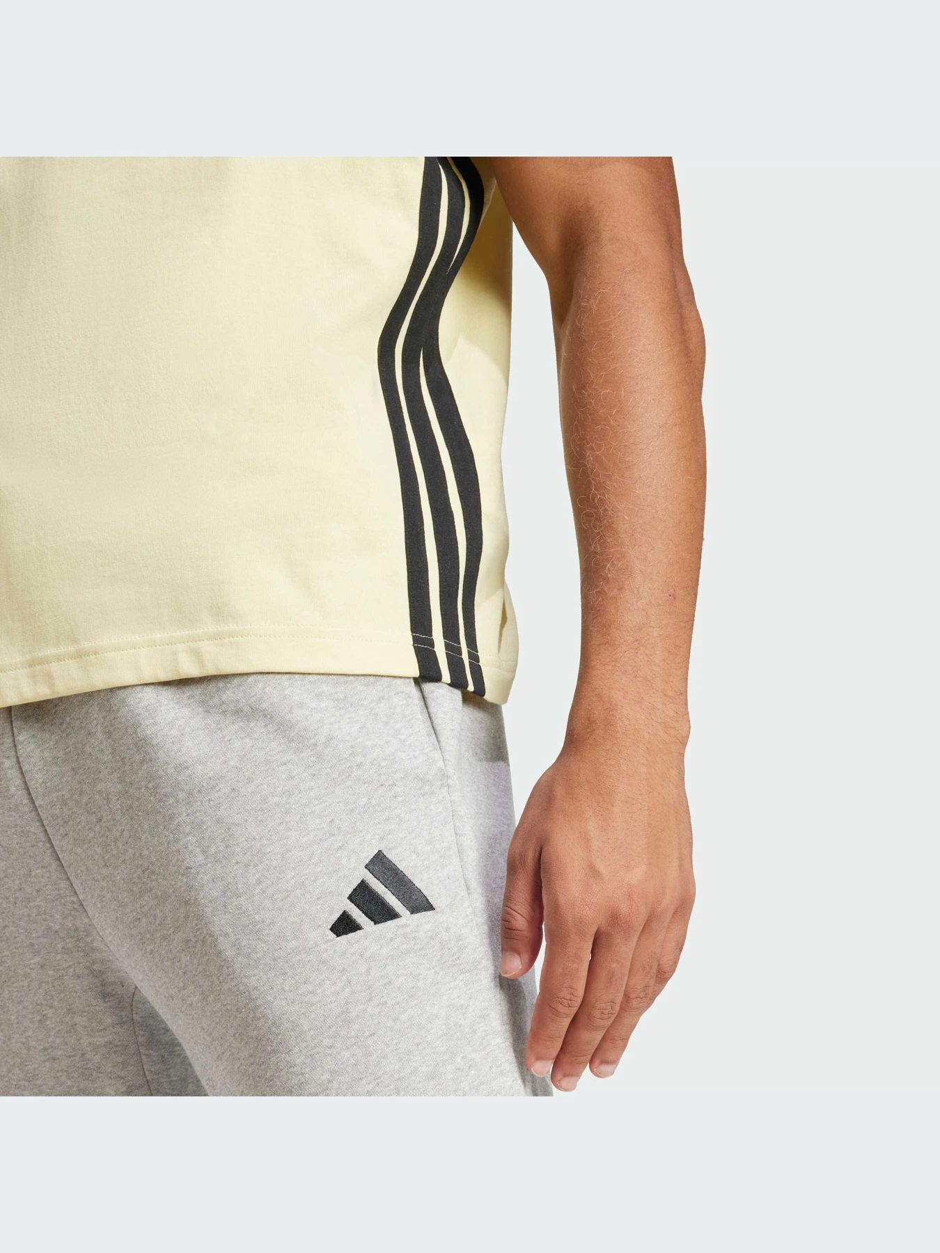 Брюки Adidas Adidas Essentials модель JE3818-KZ Брюки Adidas Adidas Essentials модель JE3818-KZ Фото
