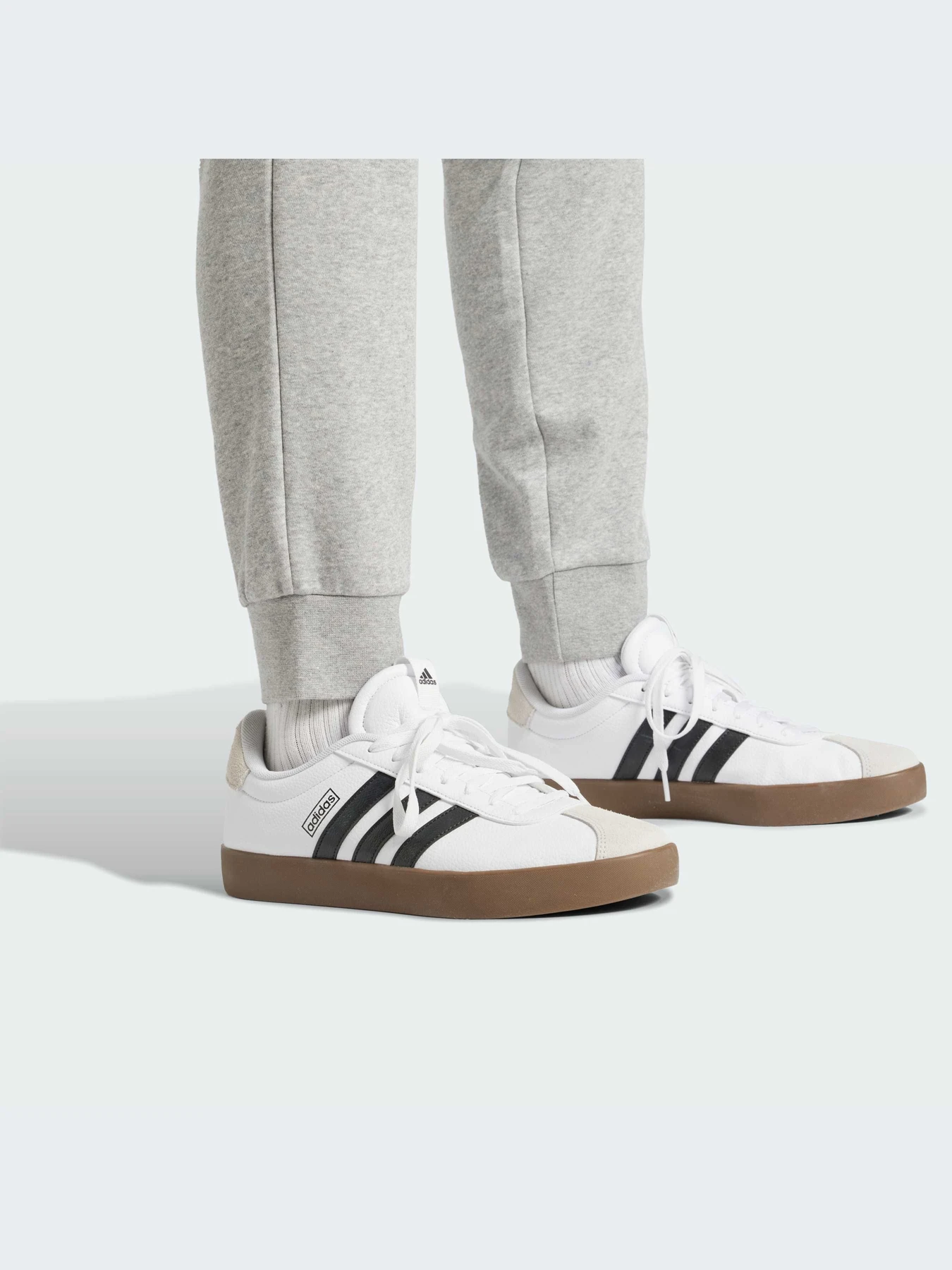 Брюки Adidas Adidas Essentials модель JE3818-KZ Брюки Adidas Adidas Essentials модель JE3818-KZ Фото