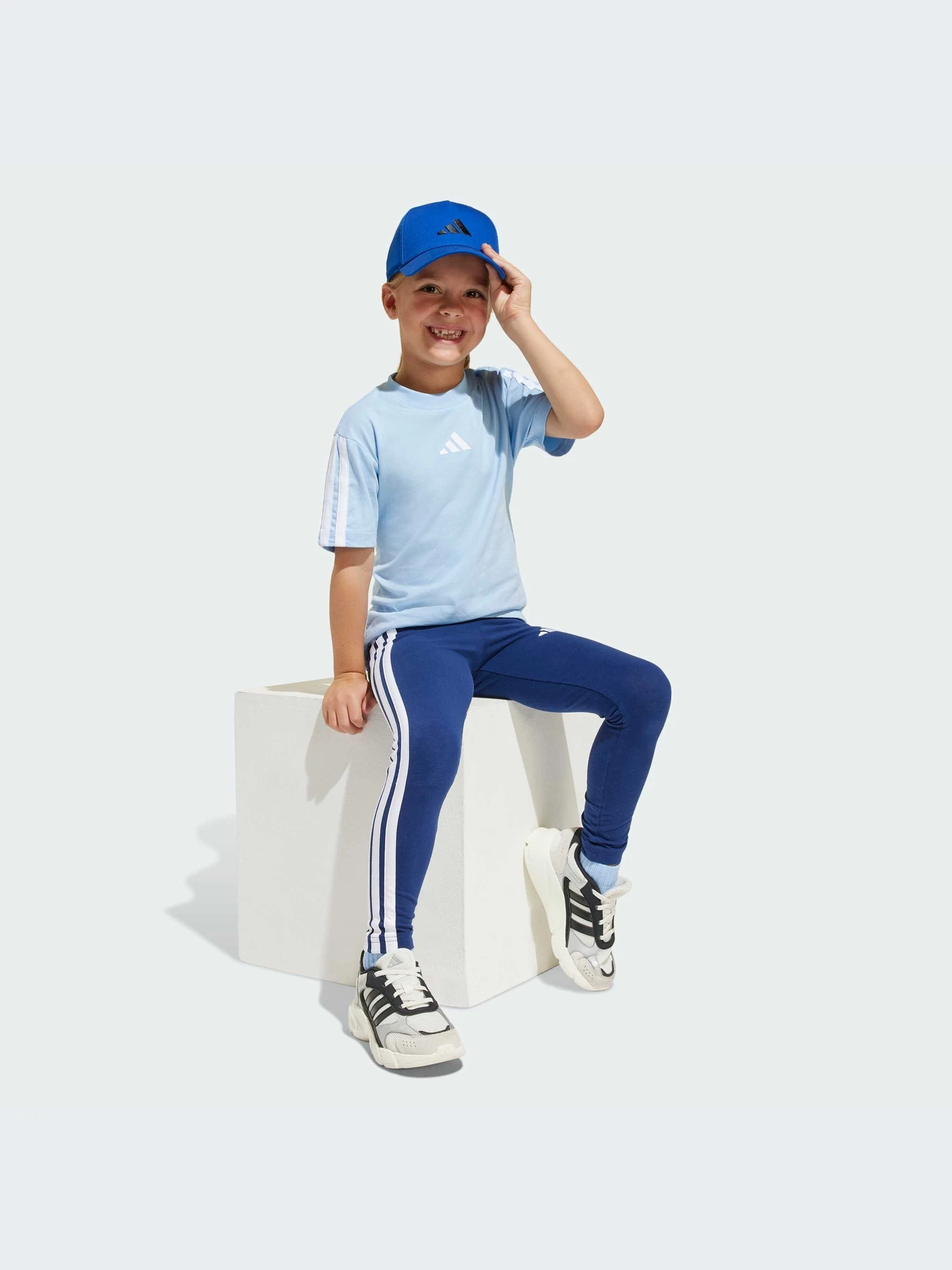 Футболки и поло Adidas Adidas Essentials модель JD6512-KZ Футболки и поло Adidas Adidas Essentials модель JD6512-KZ Фото