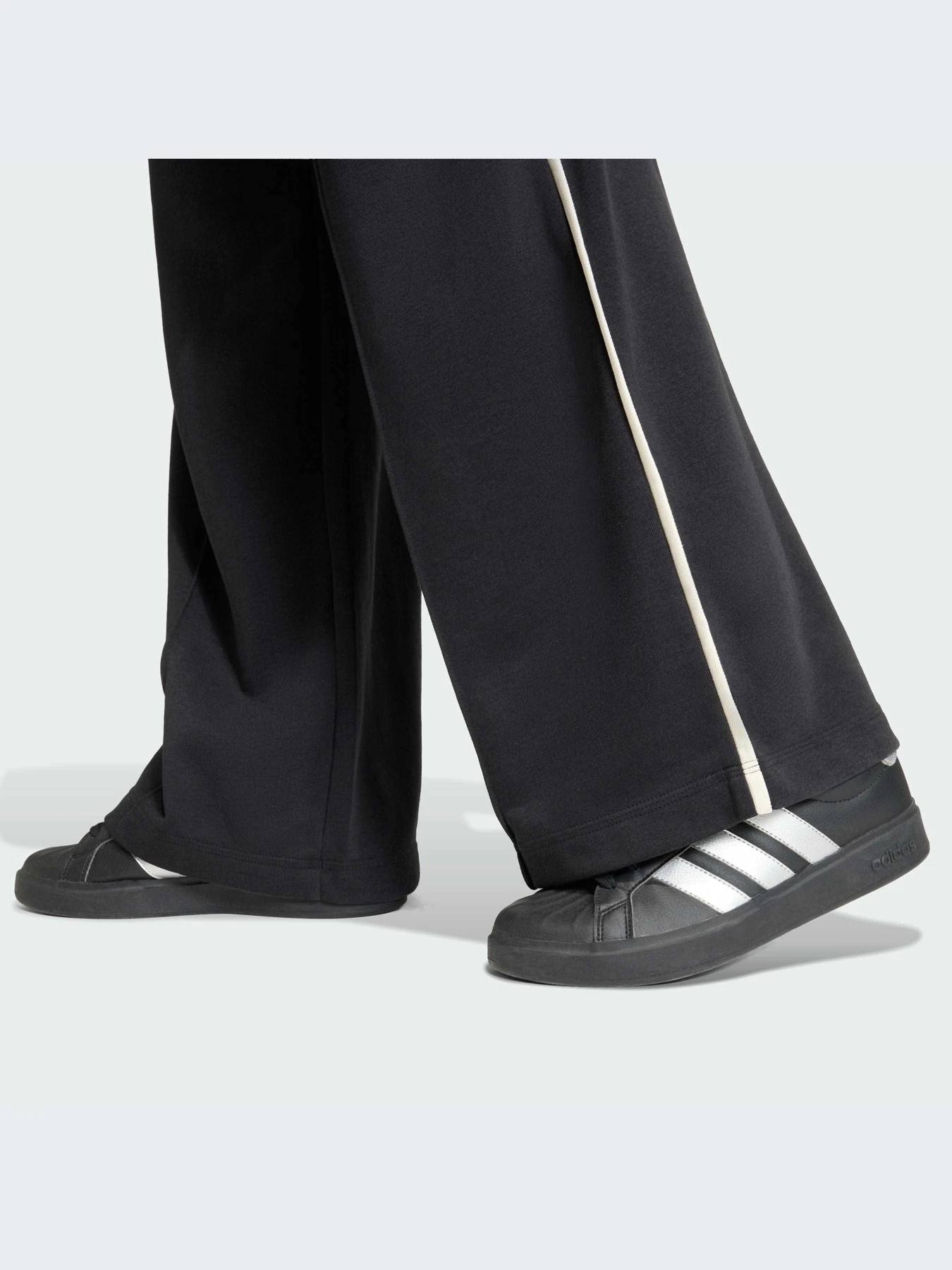 Брюки Adidas Adidas Essentials модель KC3933-KZ Фото