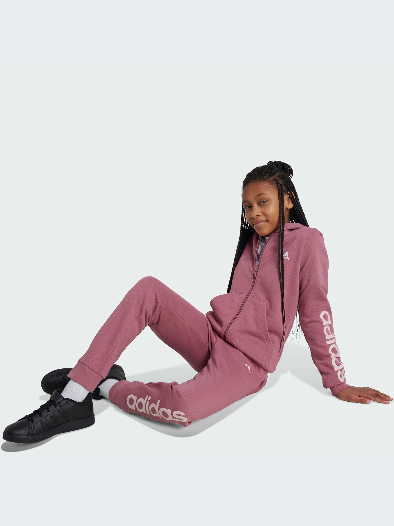 Худи и свитшоты Adidas Adidas Essentials модель IZ3462-KZ Худи и свитшоты Adidas Adidas Essentials модель IZ3462-KZ Фото