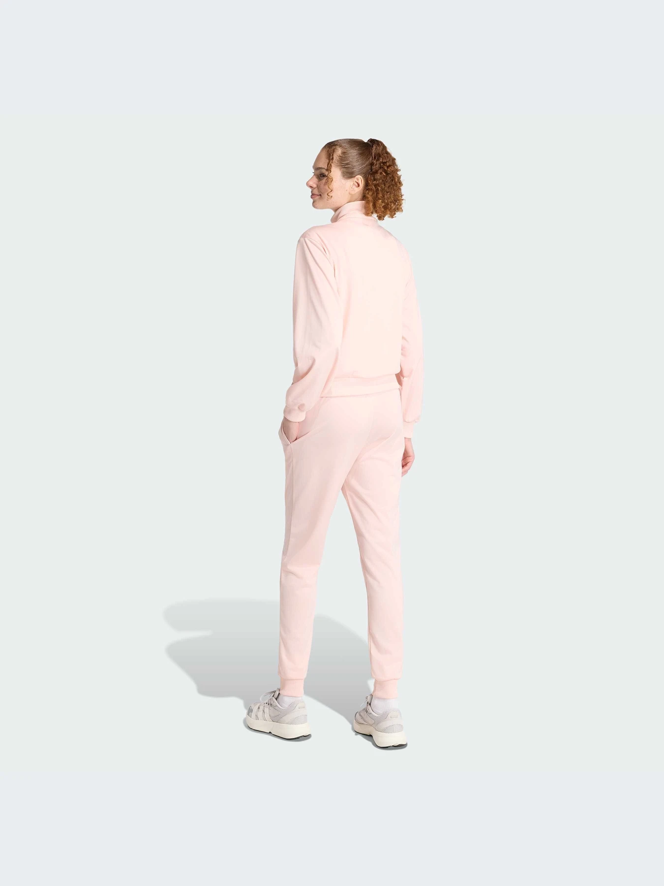 Костюмы Adidas Adidas Essentials модель KB8462-KZ Костюмы Adidas Adidas Essentials модель KB8462-KZ Фото