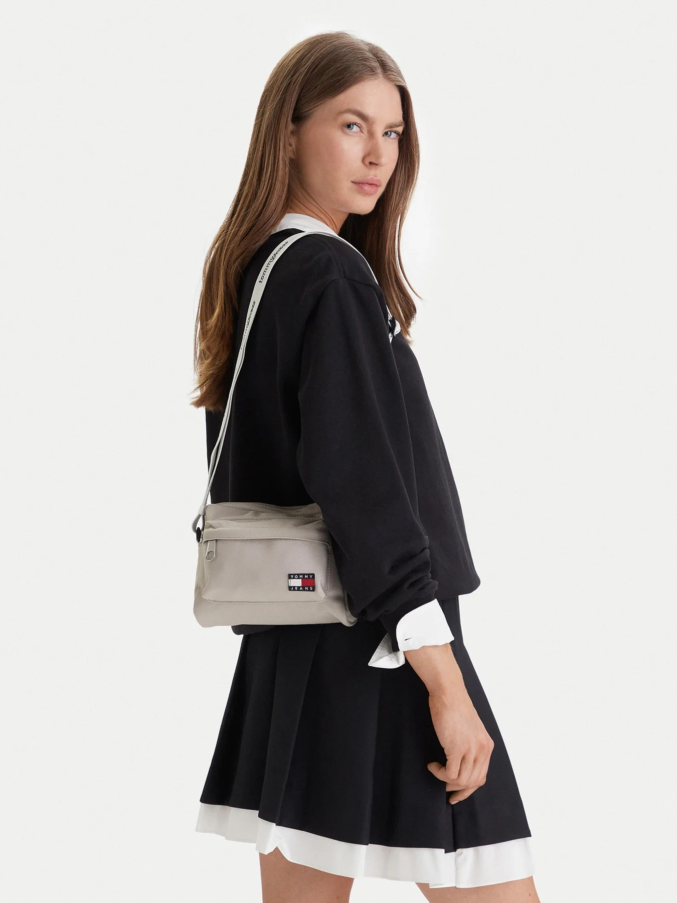 Сумки Tommy Hilfiger модель AW0AW18462-AEP Сумки Tommy Hilfiger модель AW0AW18462-AEP Фото
