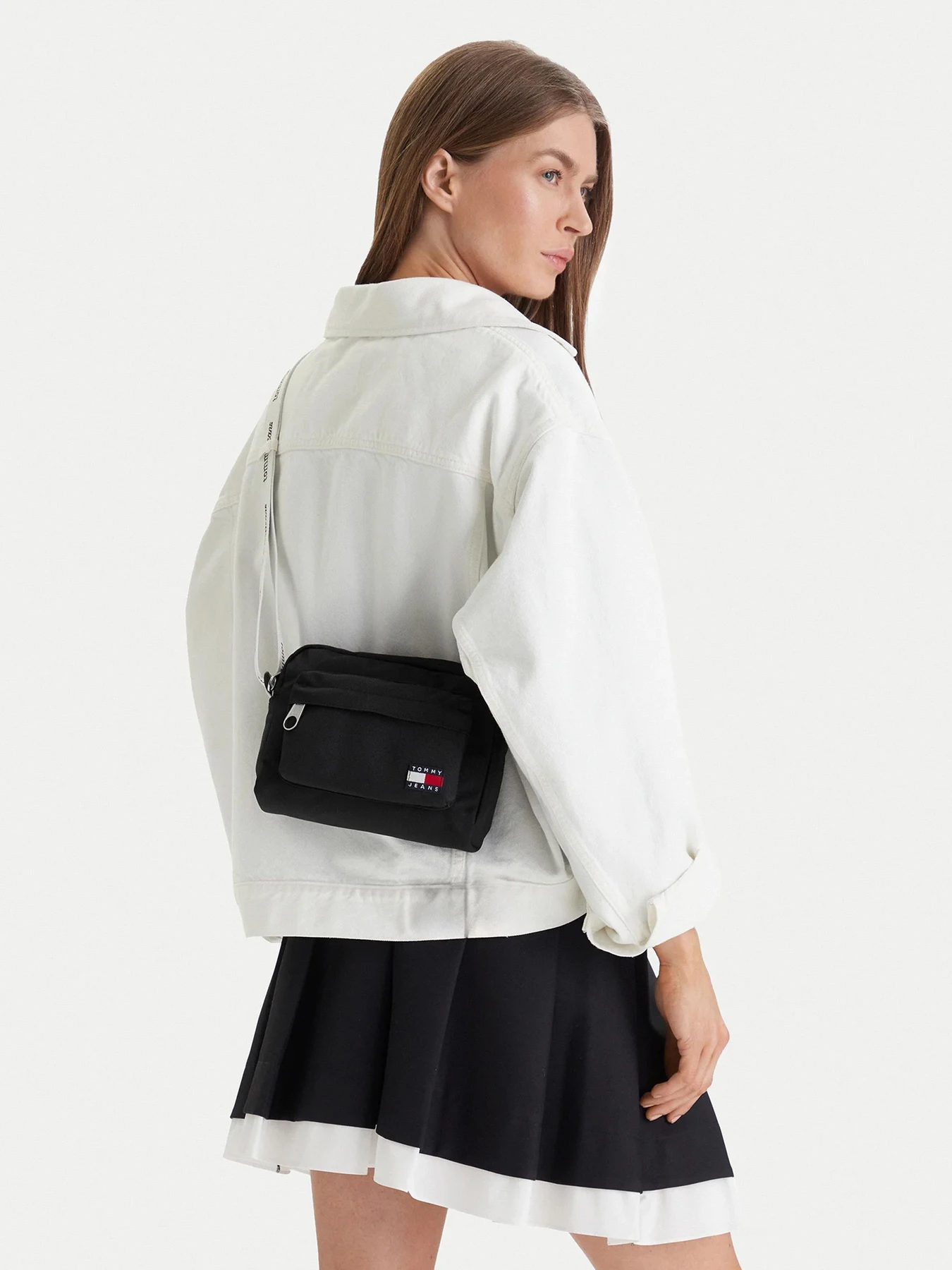 Сумки Tommy Hilfiger модель AW0AW18462-BDS Сумки Tommy Hilfiger модель AW0AW18462-BDS Фото