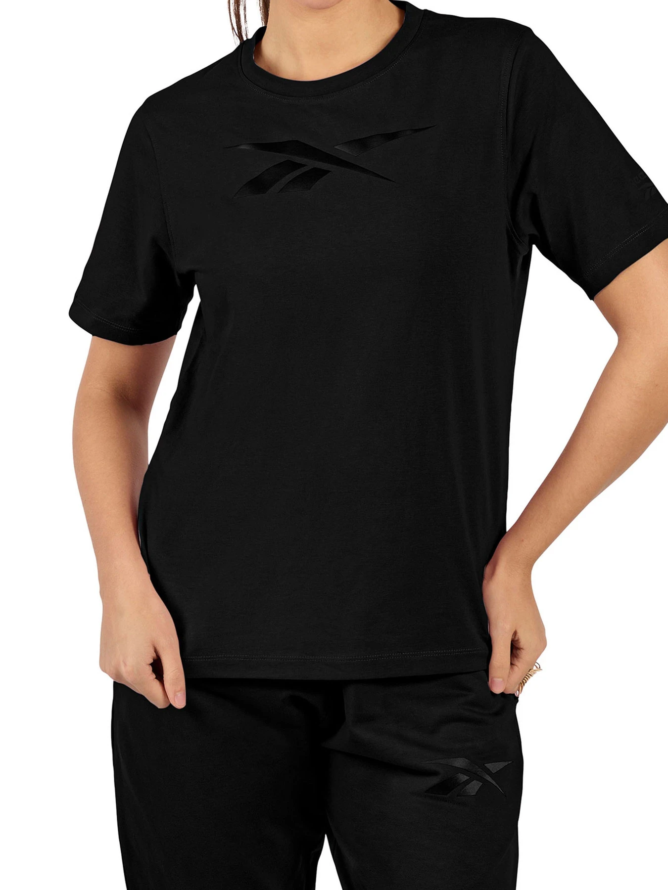 Футболки и поло Reebok AUDREY TONAL LOGO CREW NE модель 102256588 Футболки и поло Reebok AUDREY TONAL LOGO CREW NE модель 102256588 Фото