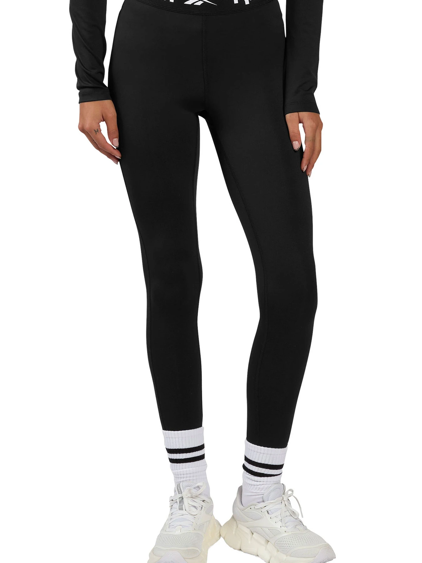 Брюки Reebok CORE FITNESS TRAINING RUC модель 102291719 Брюки Reebok CORE FITNESS TRAINING RUC модель 102291719 Фото