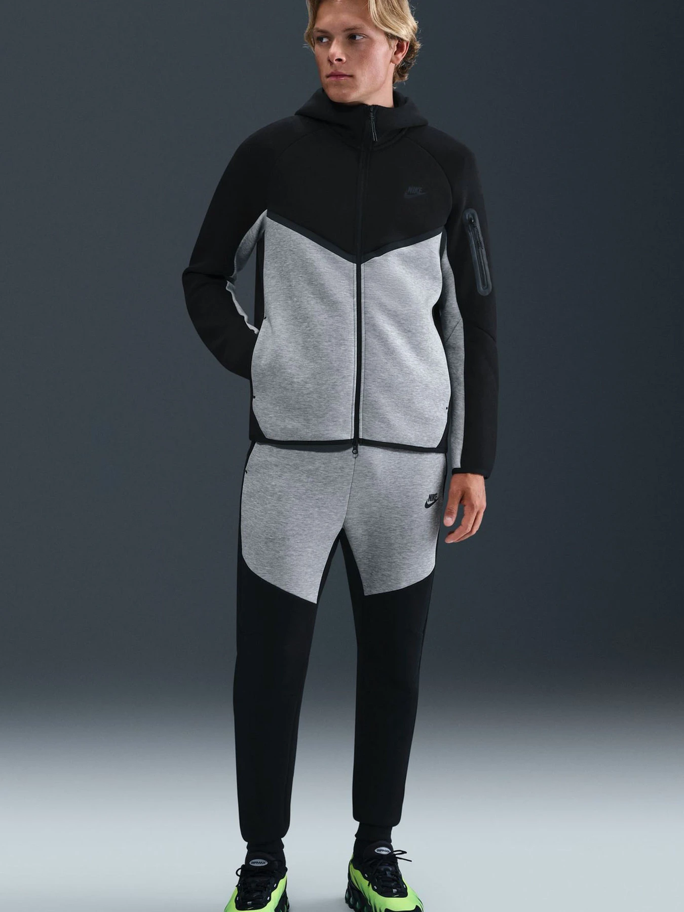 Худи и свитшоты NIKE Nike Tech модель 102266759 Худи и свитшоты NIKE Nike Tech модель 102266759 Фото