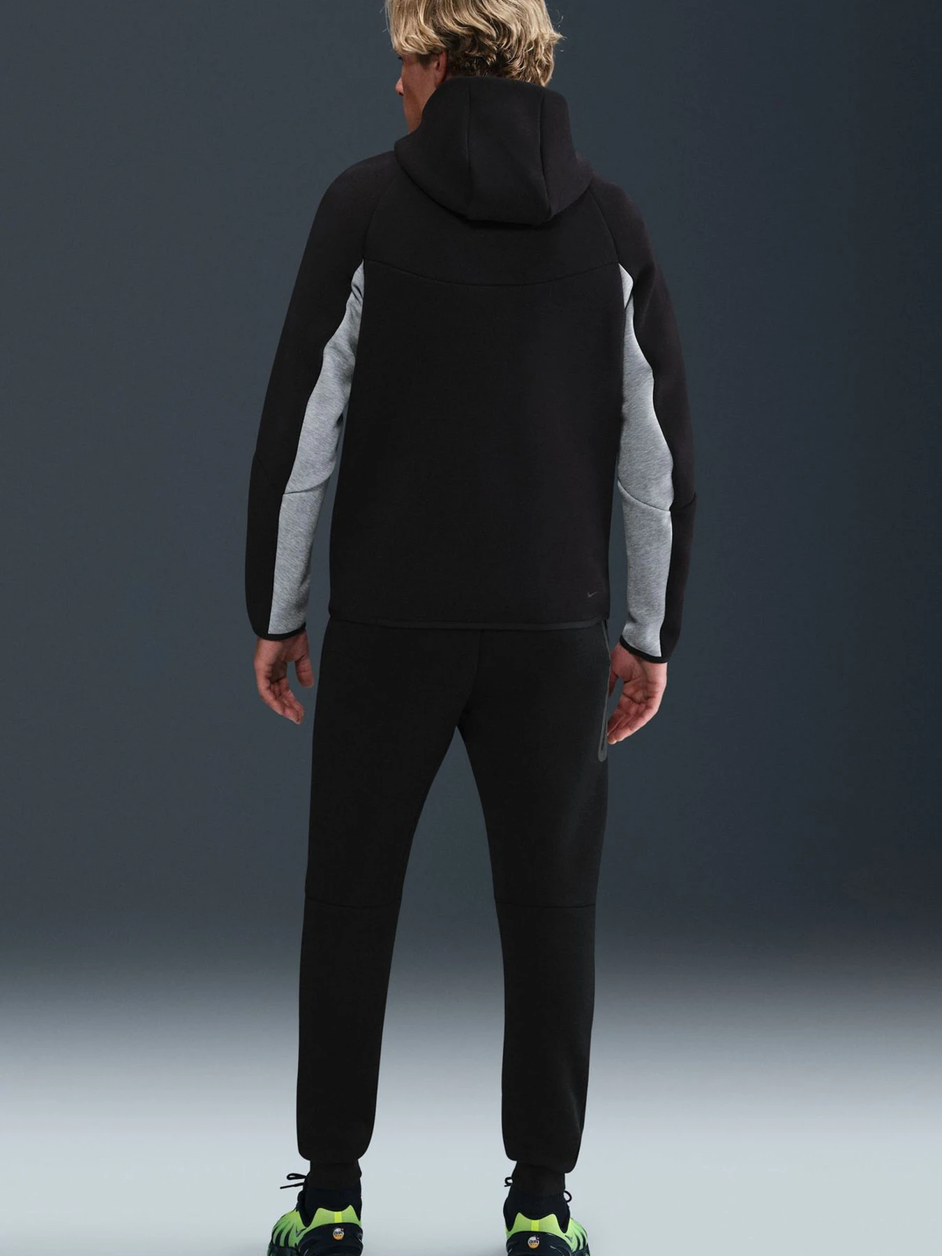 Худи и свитшоты NIKE Nike Tech модель 102266759 Худи и свитшоты NIKE Nike Tech модель 102266759 Фото