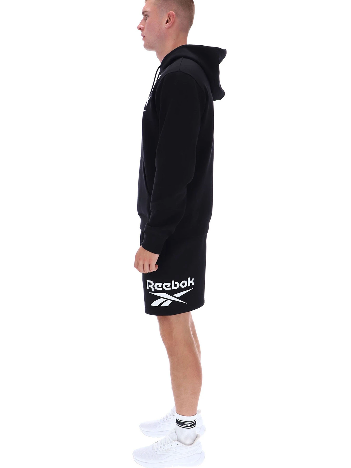 Худи и свитшоты Reebok VICTOR BIG LOGO PULLOVER модель 102248296 Худи и свитшоты Reebok VICTOR BIG LOGO PULLOVER модель 102248296 Фото
