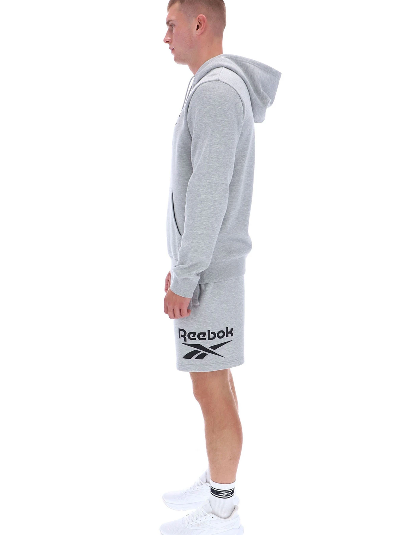 Худи и свитшоты Reebok VICTOR BIG LOGO PULLOVER модель 102248295 Худи и свитшоты Reebok VICTOR BIG LOGO PULLOVER модель 102248295 Фото