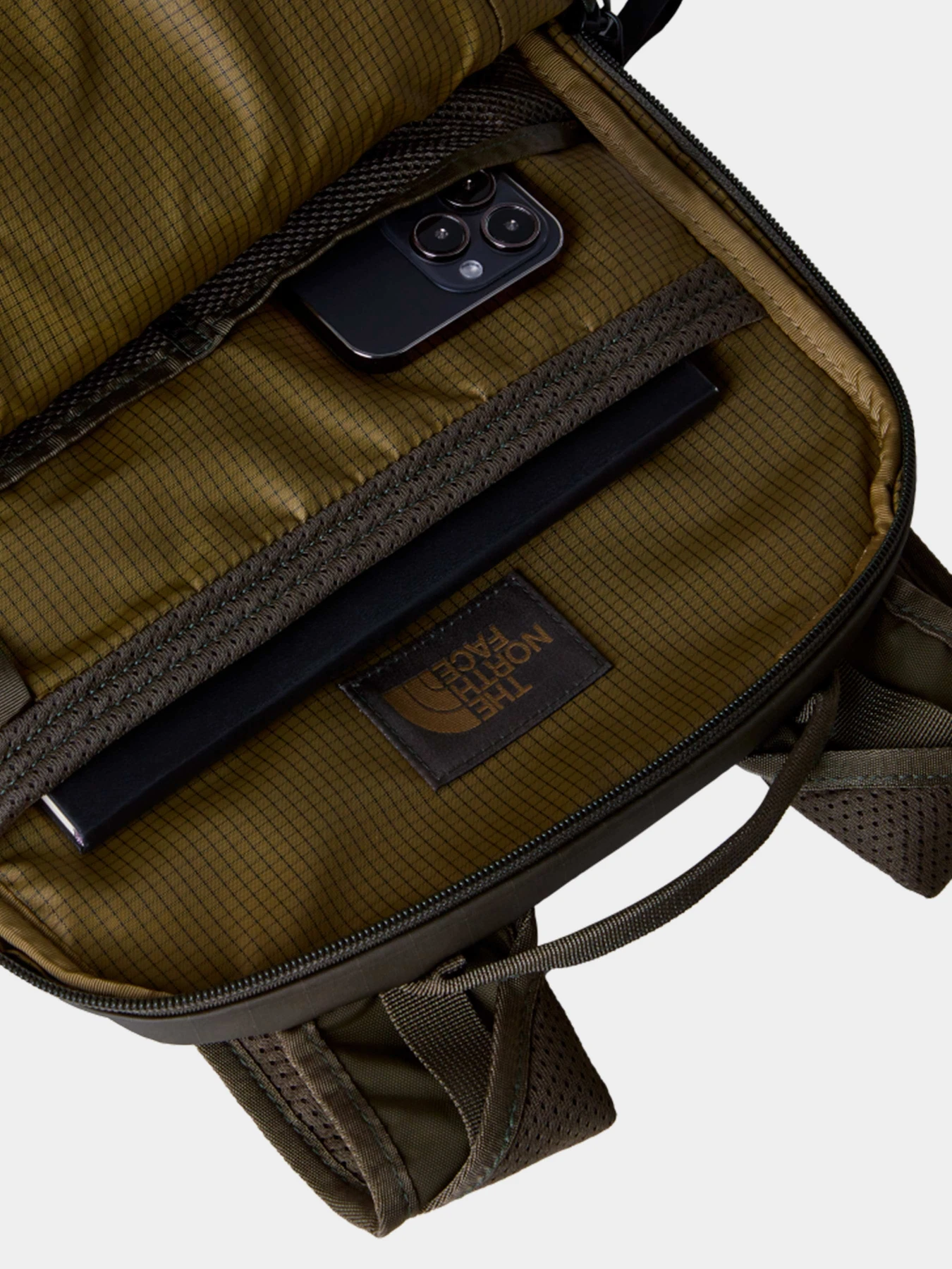 Рюкзаки The North Face модель NF0A8GJABQW1 Рюкзаки The North Face модель NF0A8GJABQW1 Фото