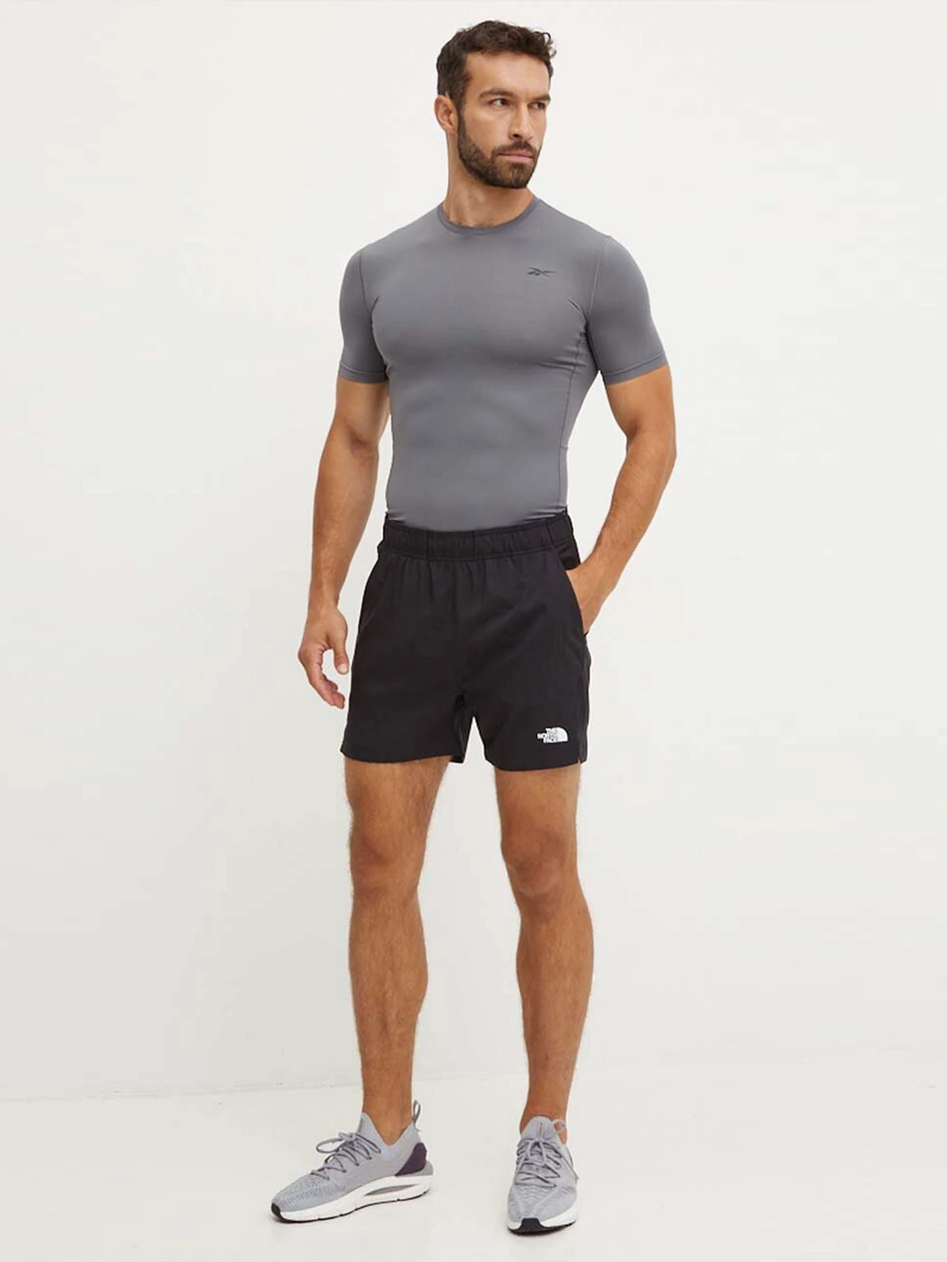 Шорты The North Face модель NF0A882D4H01 Шорты The North Face модель NF0A882D4H01 Фото