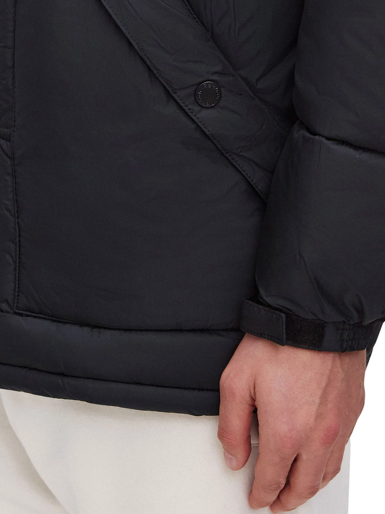 Куртки и дубленки Reebok MEN WOVEN PUFFER JACKET модель 101604737 Куртки и дубленки Reebok MEN WOVEN PUFFER JACKET модель 101604737 Фото