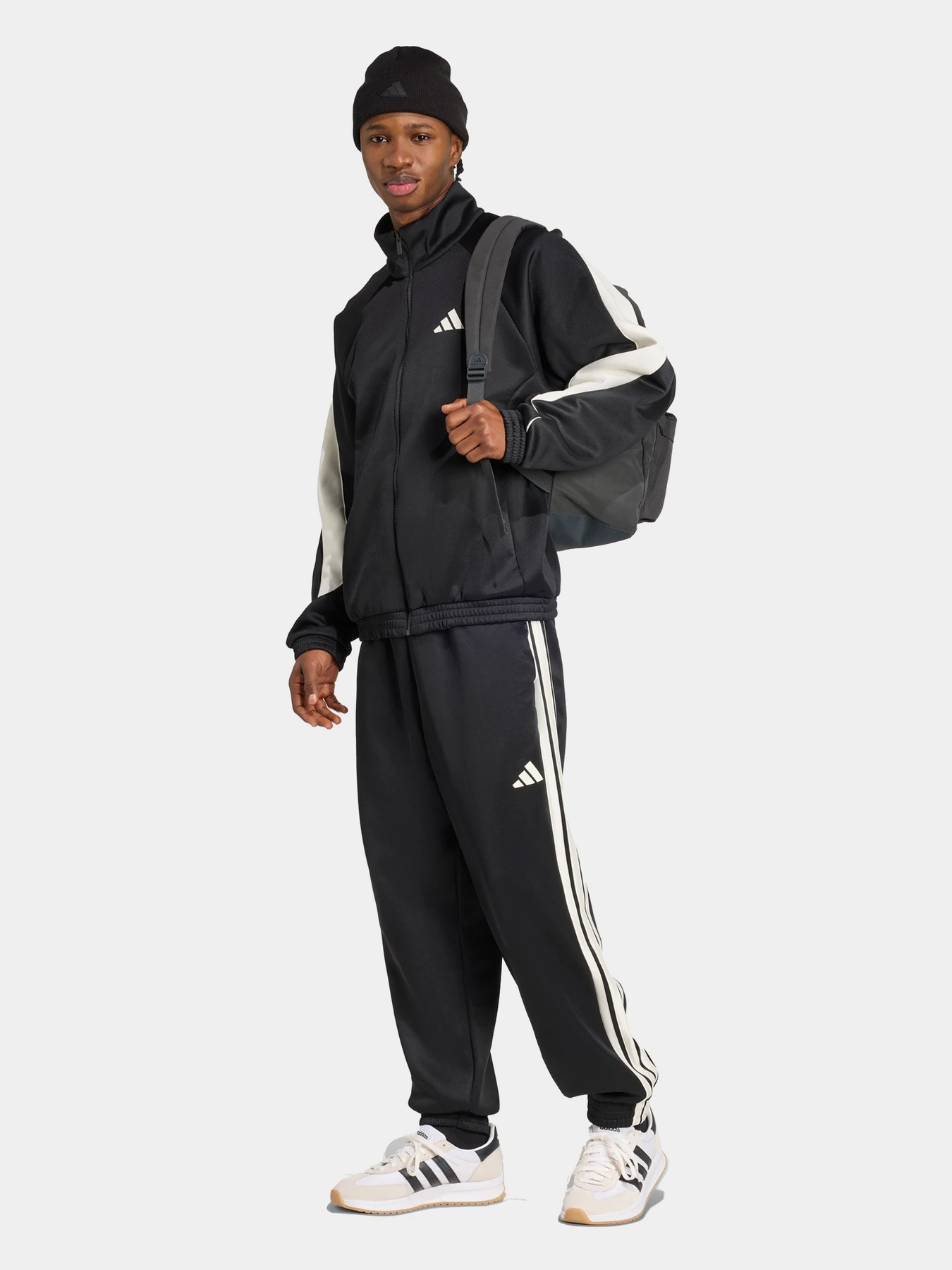 Брюки Adidas модель JN1822 Брюки Adidas модель JN1822 Фото