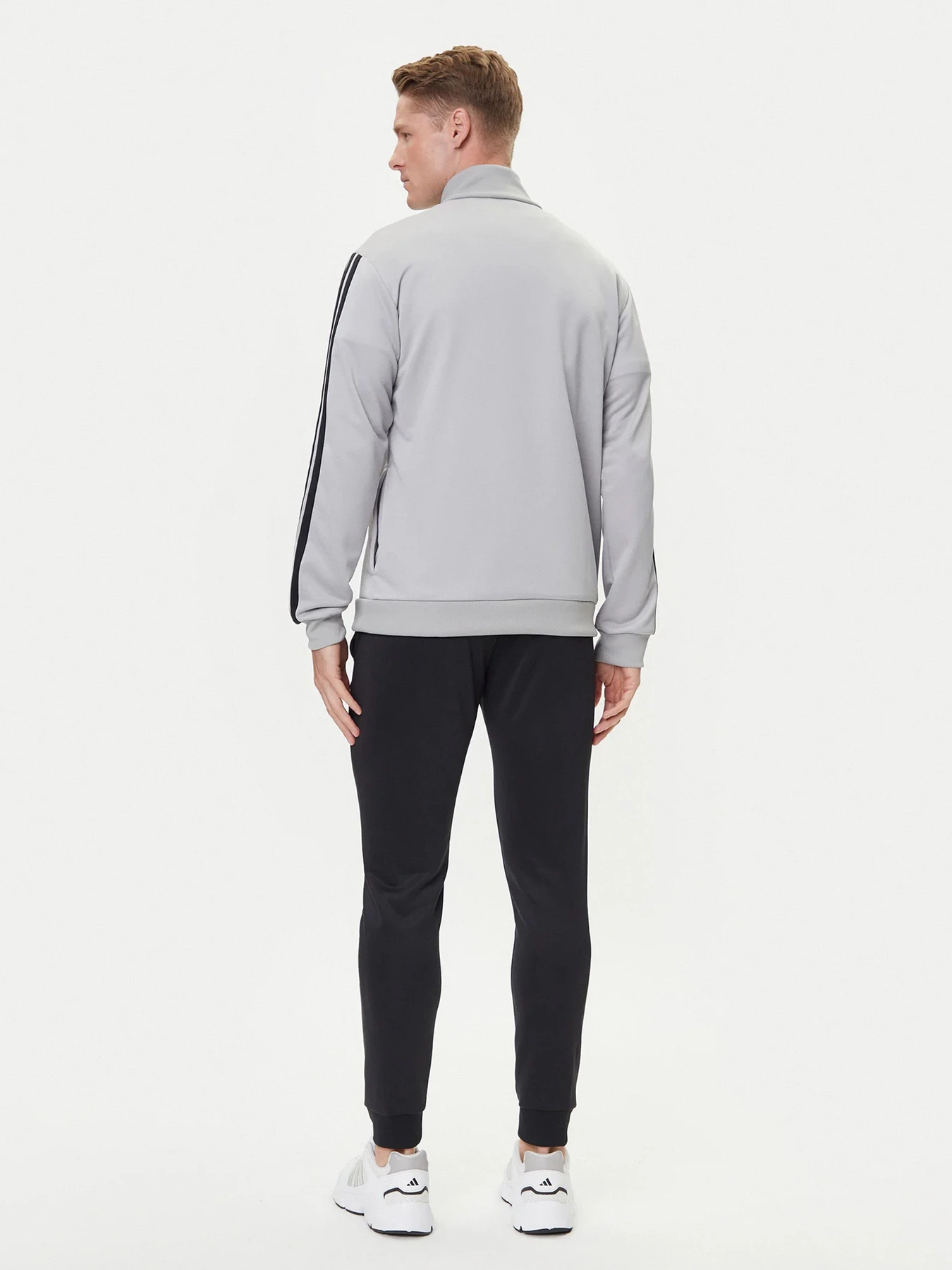 Костюмы Adidas модель JI8876 Костюмы Adidas модель JI8876 Фото