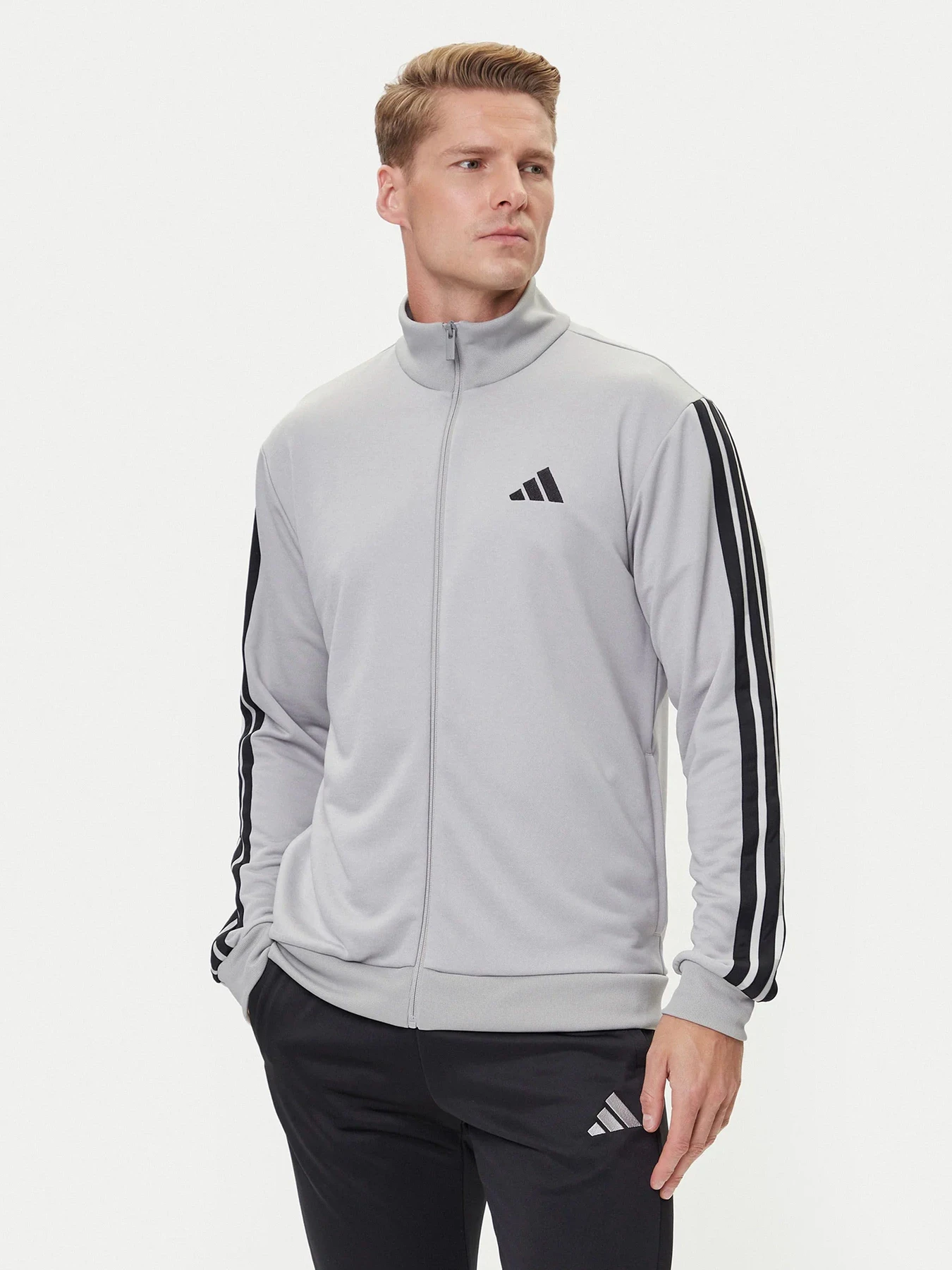 Костюмы Adidas модель JI8876 Костюмы Adidas модель JI8876 Фото