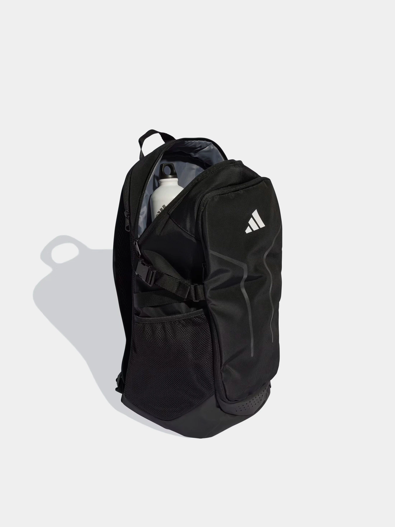 Рюкзаки Adidas модель JZ7086 Рюкзаки Adidas модель JZ7086 Фото