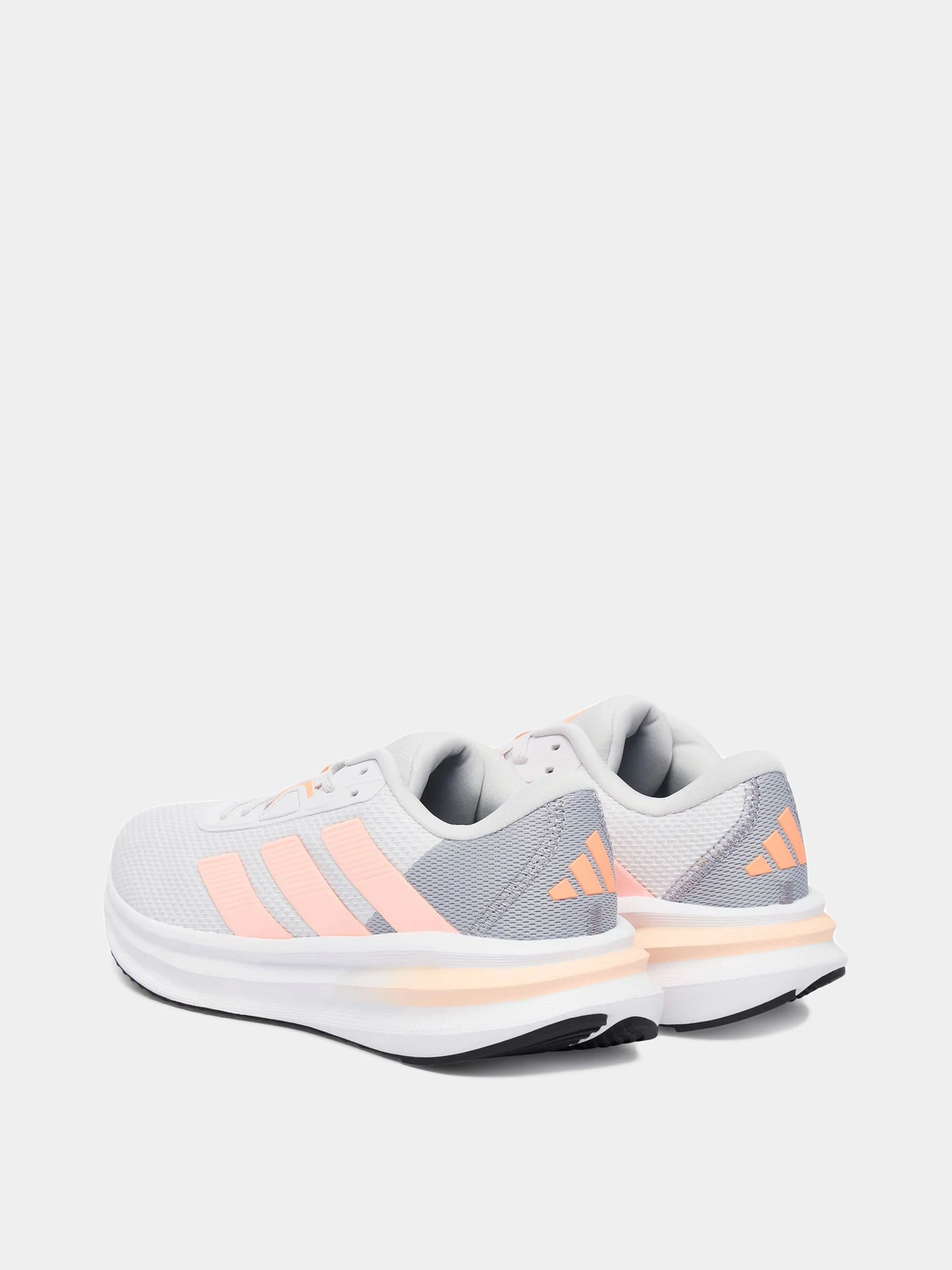 Кроссовки Adidas модель JP6593 Кроссовки Adidas модель JP6593 Фото