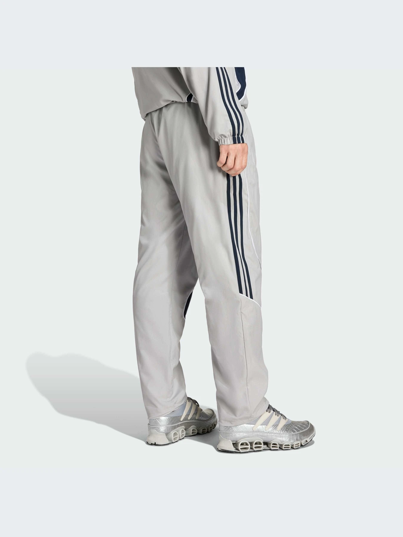 Брюки Adidas Adicolor модель KD5864-KZ Брюки Adidas Adicolor модель KD5864-KZ Фото