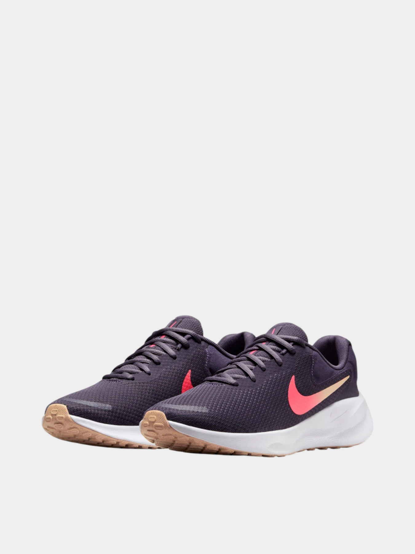 Кроссовки NIKE W NIKE REVOLUTION 7 модель 101993115 Кроссовки NIKE W NIKE REVOLUTION 7 модель 101993115 Фото