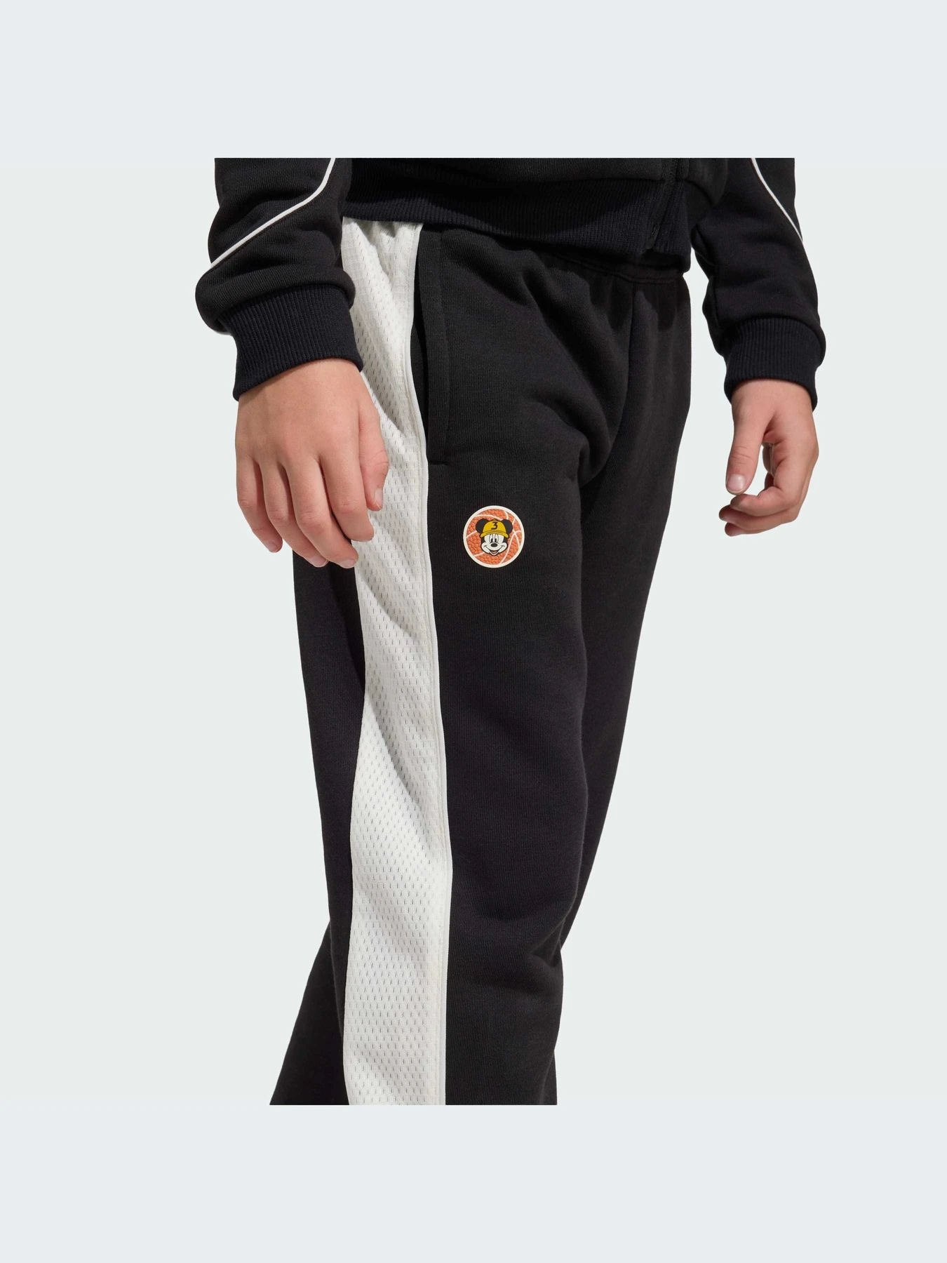 Брюки Adidas модель JZ7669-KZ Брюки Adidas модель JZ7669-KZ Фото