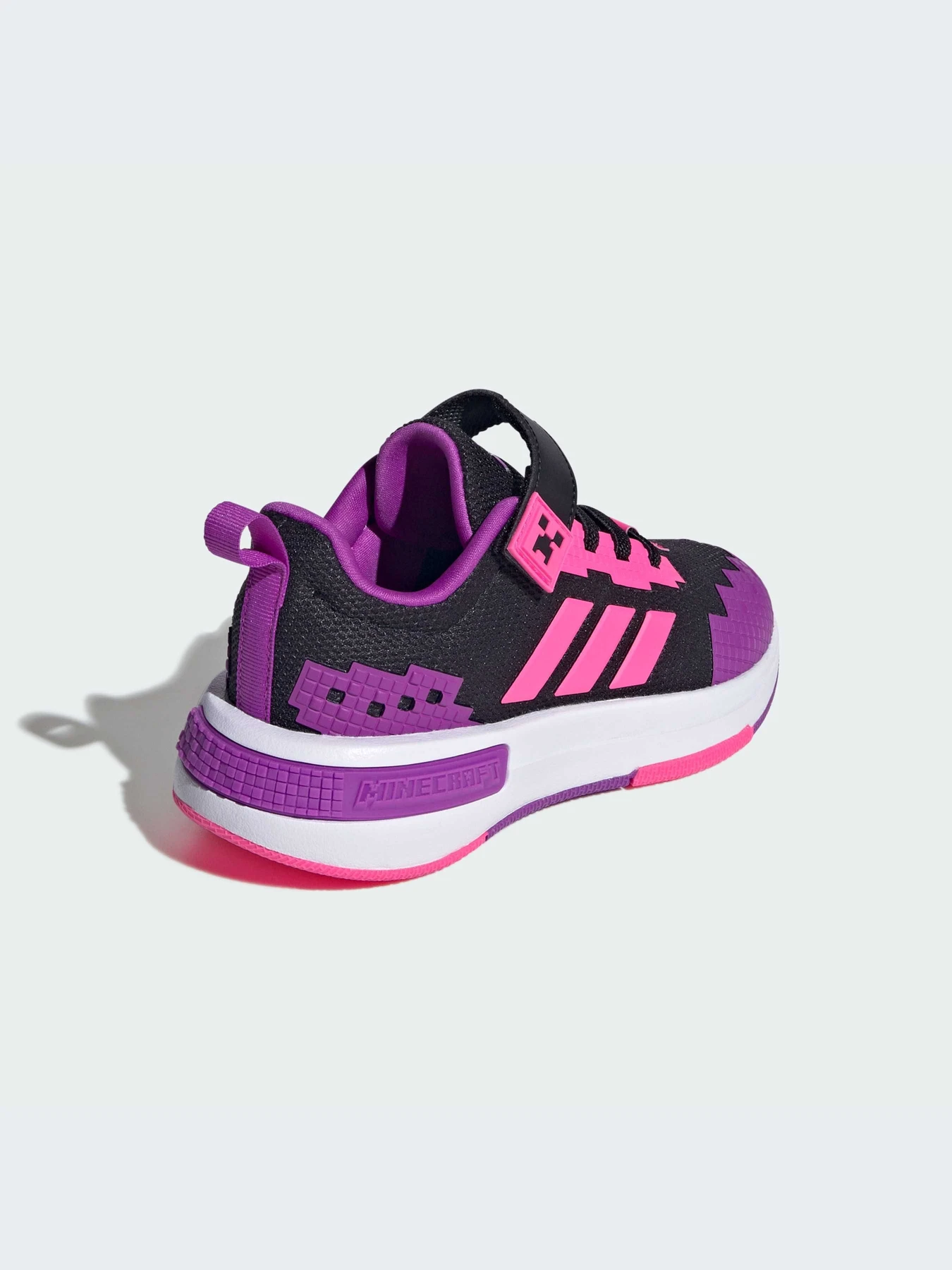 Кроссовки Adidas модель HQ7424-KZ Кроссовки Adidas модель HQ7424-KZ Фото