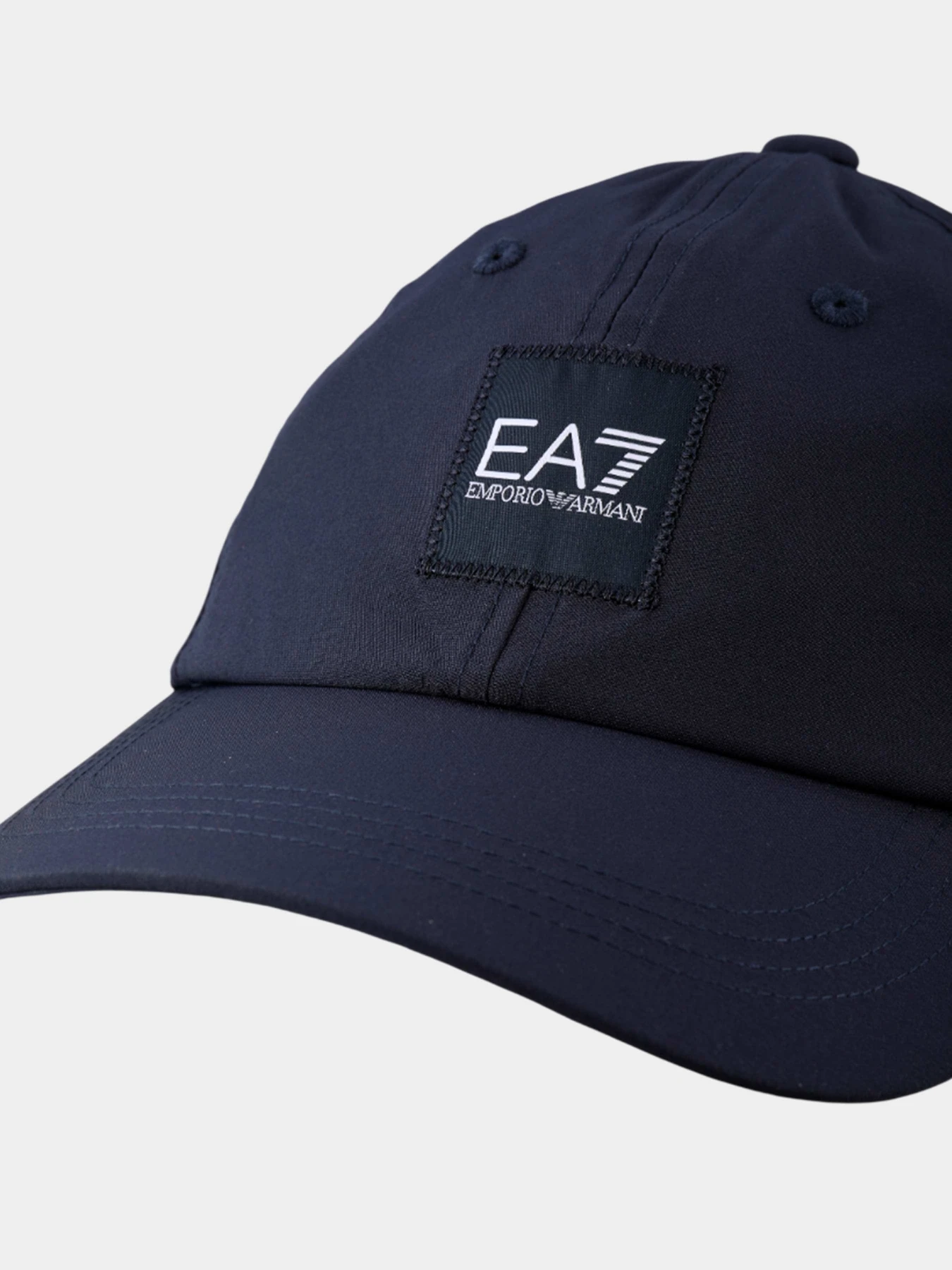 Шапки и кепки EA7 модель 7X000595-AF24754-UB102 Шапки и кепки EA7 модель 7X000595-AF24754-UB102 Фото