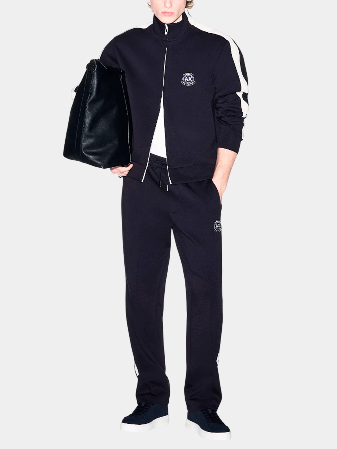 Брюки Armani Exchange модель XM002368-AF13047-UB101 Брюки Armani Exchange модель XM002368-AF13047-UB101 Фото
