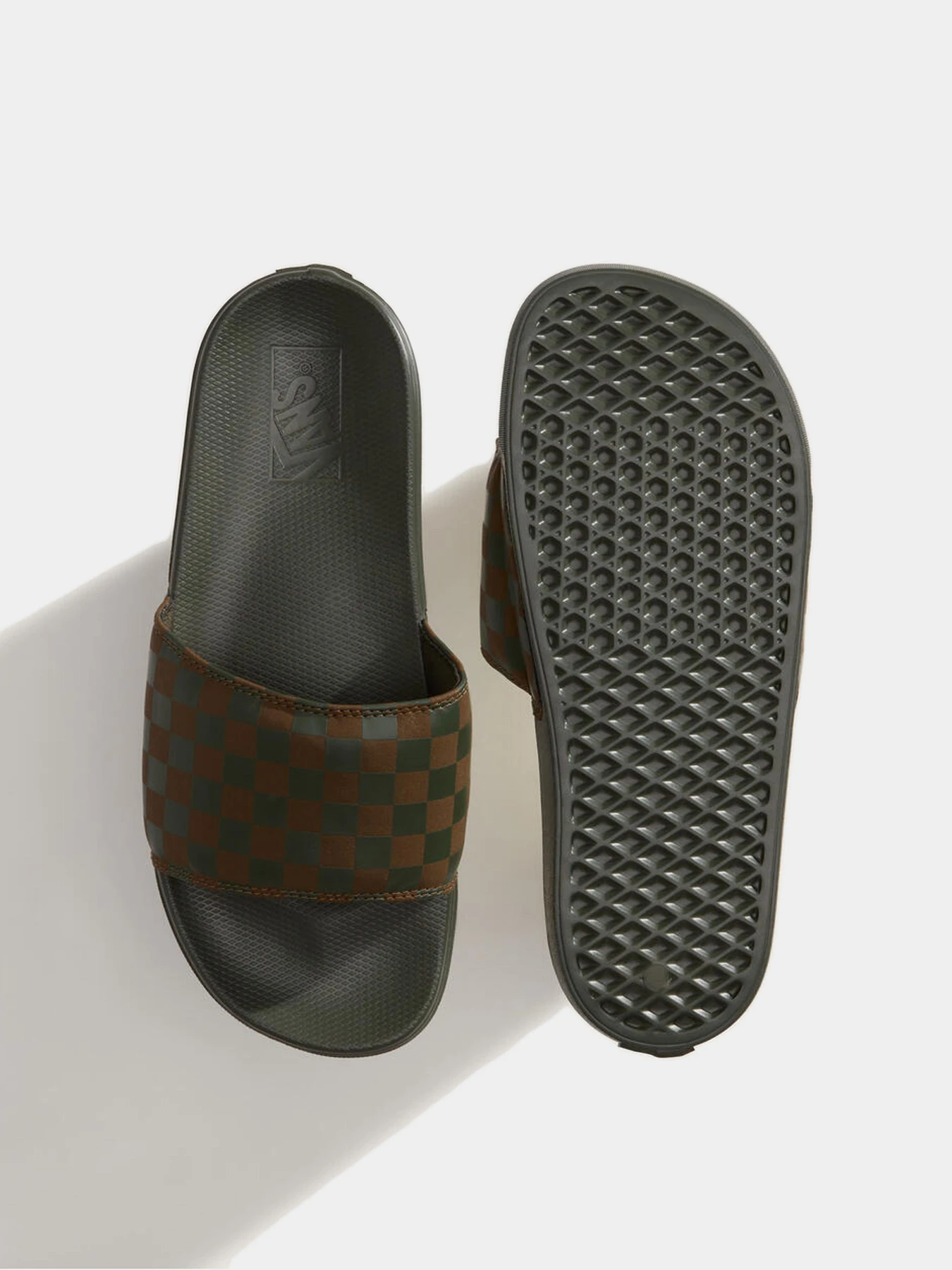 Шлёпанцы Vans модель VN000E83FRN1 Шлёпанцы Vans модель VN000E83FRN1 Фото