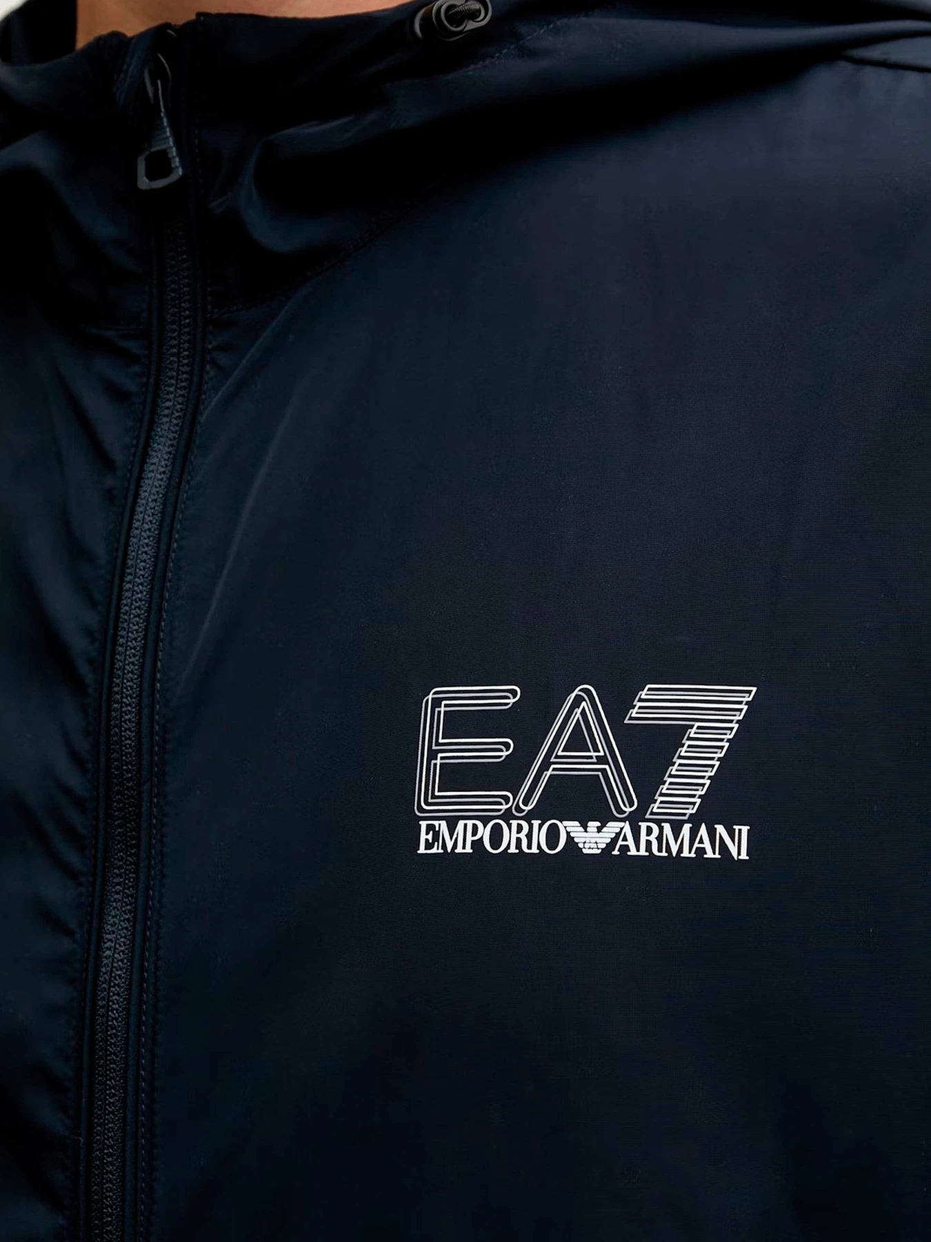 Куртки и дубленки EA7 модель 7M001321-AF12594-UB102 Куртки и дубленки EA7 модель 7M001321-AF12594-UB102 Фото
