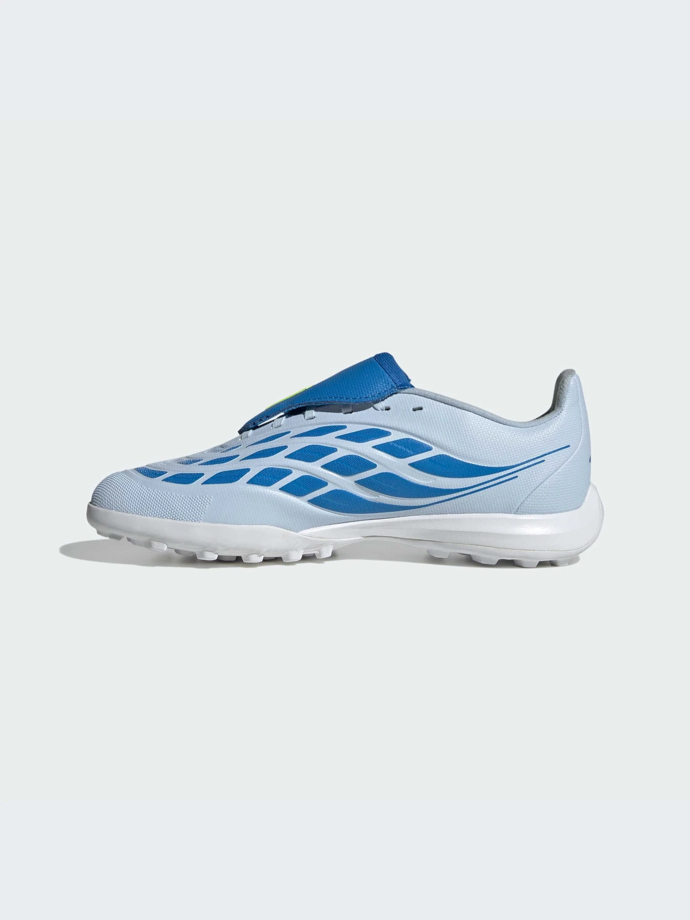 Кроссовки Adidas Predator модель JR7916-KZ Кроссовки Adidas Predator модель JR7916-KZ Фото