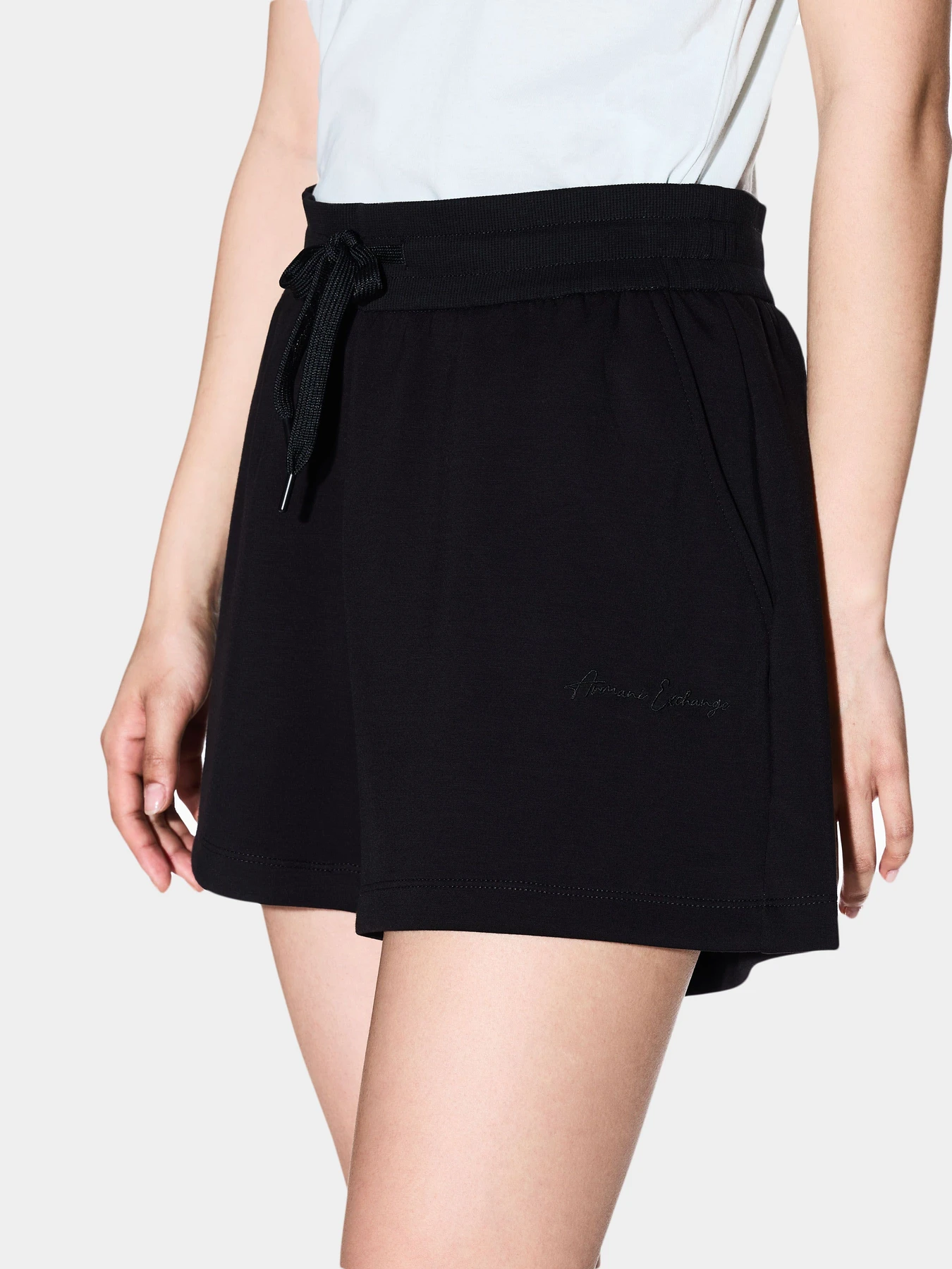 Шорты Armani Exchange модель XW000838-AF13397-UC001 Шорты Armani Exchange модель XW000838-AF13397-UC001 Фото