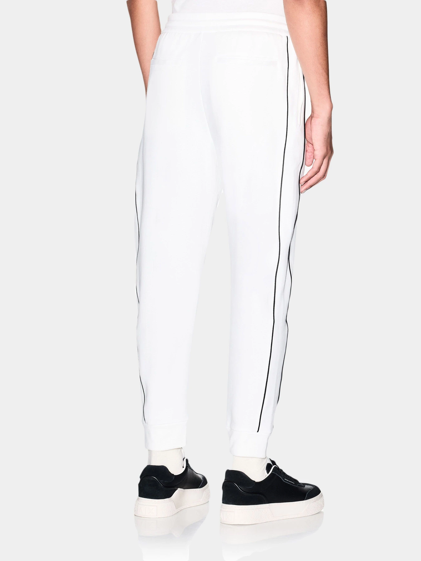 Брюки Armani Exchange модель XM002374-AF10365-U0009 Брюки Armani Exchange модель XM002374-AF10365-U0009 Фото