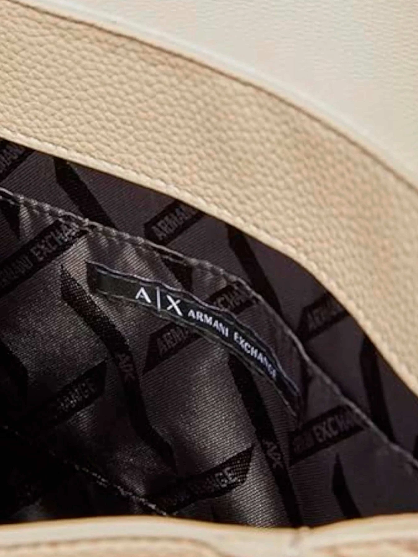 Сумки Armani Exchange модель XW001223-AF15774-U6275 Сумки Armani Exchange модель XW001223-AF15774-U6275 Фото