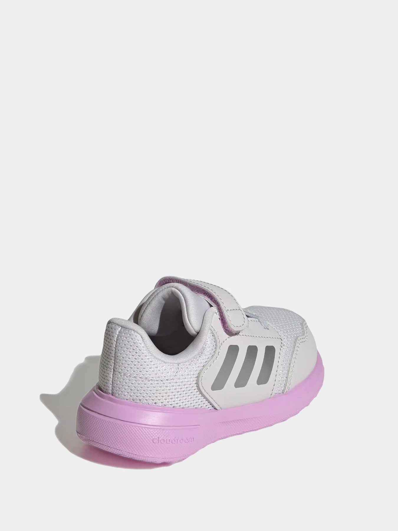 Кроссовки Adidas модель IH8901 Кроссовки Adidas модель IH8901 Фото
