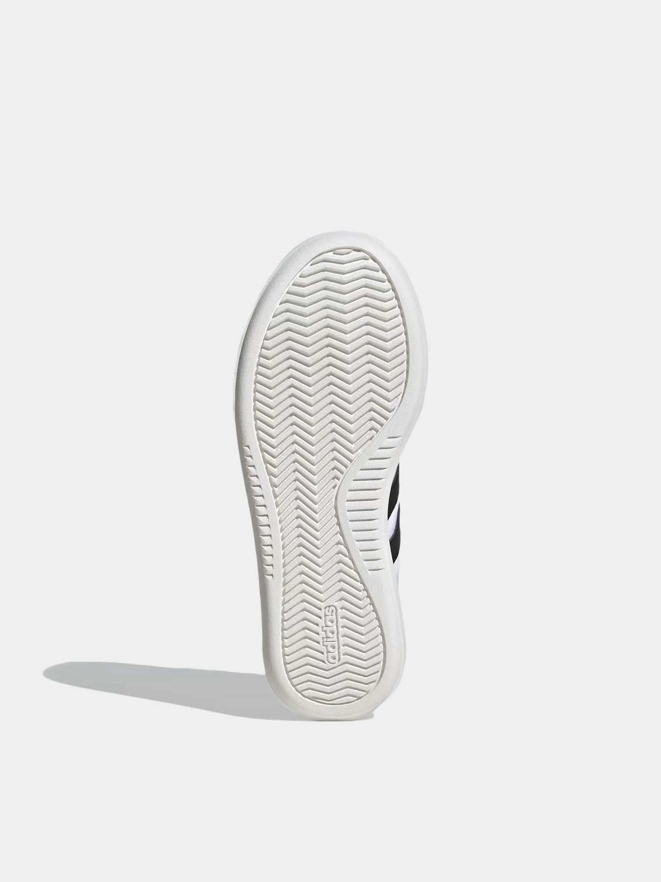 Кроссовки Adidas модель JQ8854 Кроссовки Adidas модель JQ8854 Фото