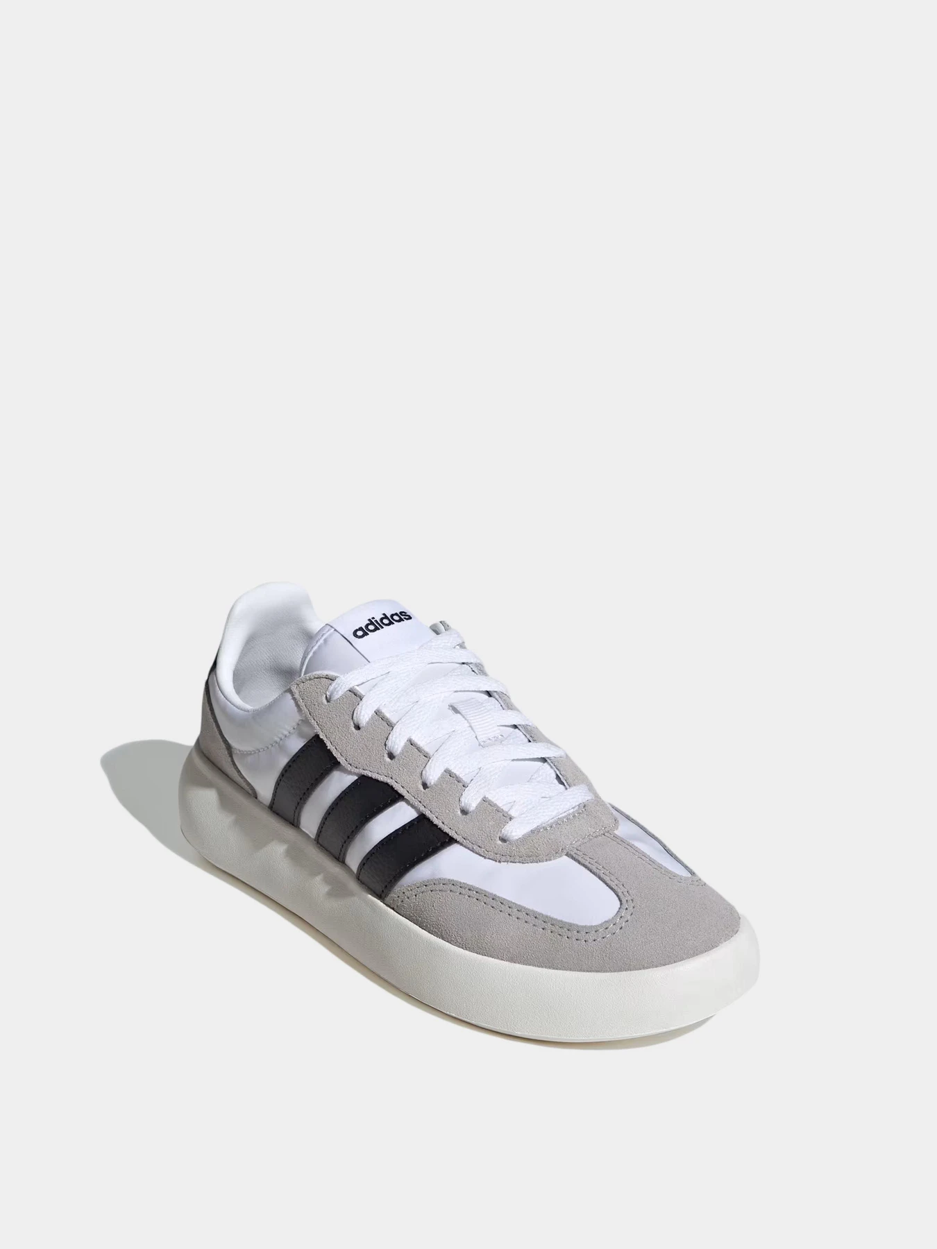 Кроссовки Adidas модель JQ8854 Кроссовки Adidas модель JQ8854 Фото