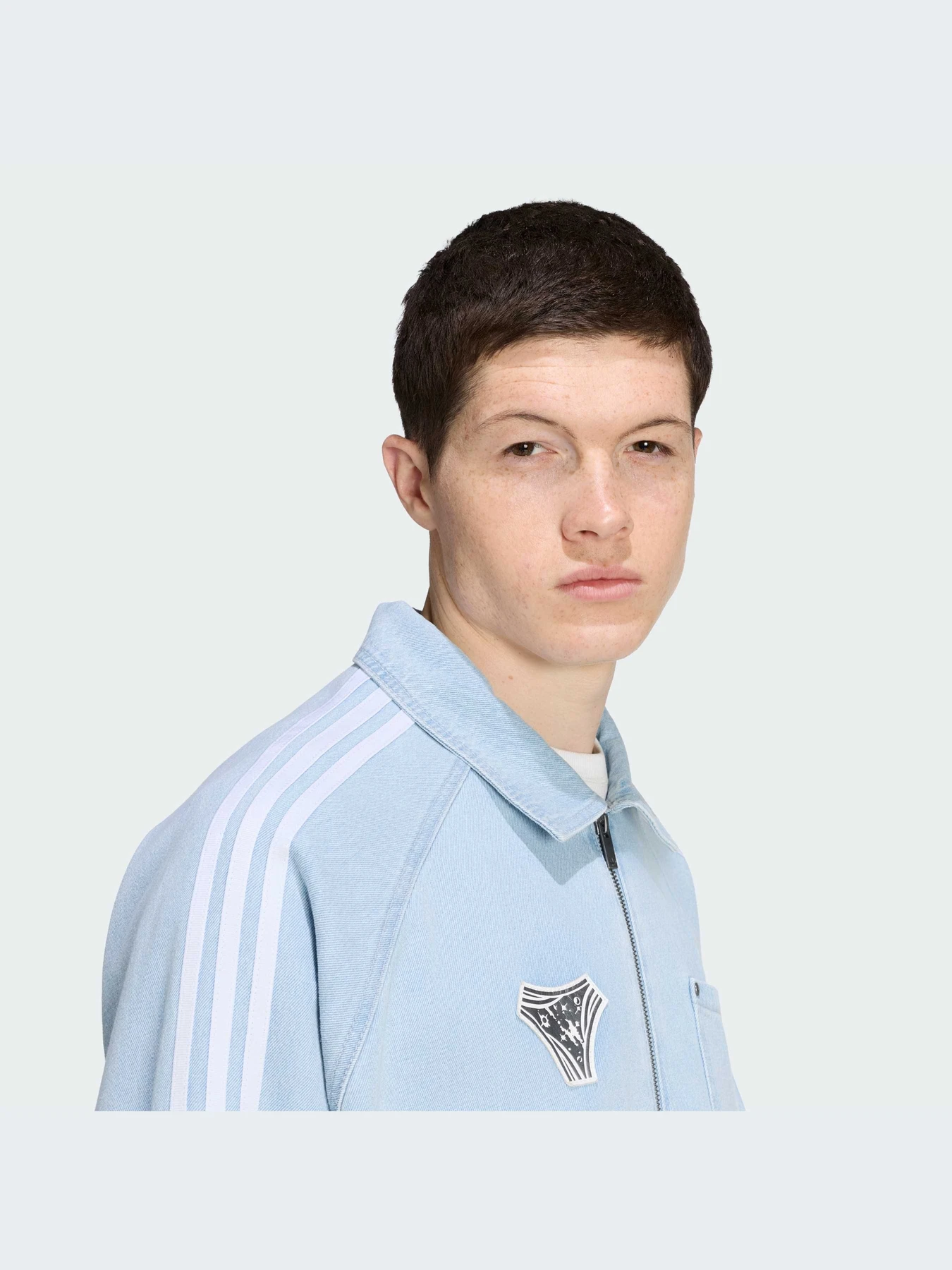 Куртки и дубленки Adidas модель KX4824-KZ Куртки и дубленки Adidas модель KX4824-KZ Фото