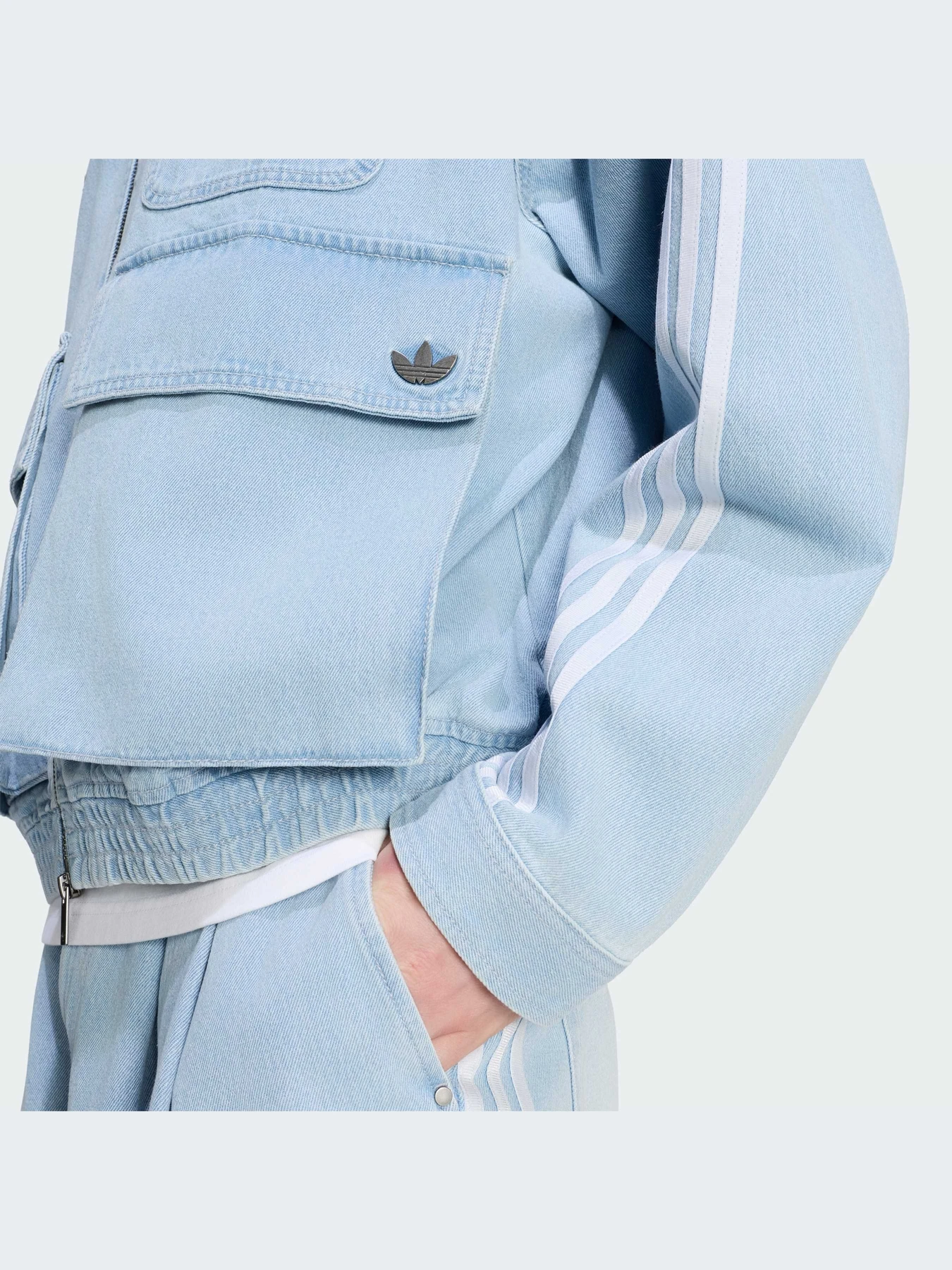 Куртки и дубленки Adidas модель KX4824-KZ Куртки и дубленки Adidas модель KX4824-KZ Фото
