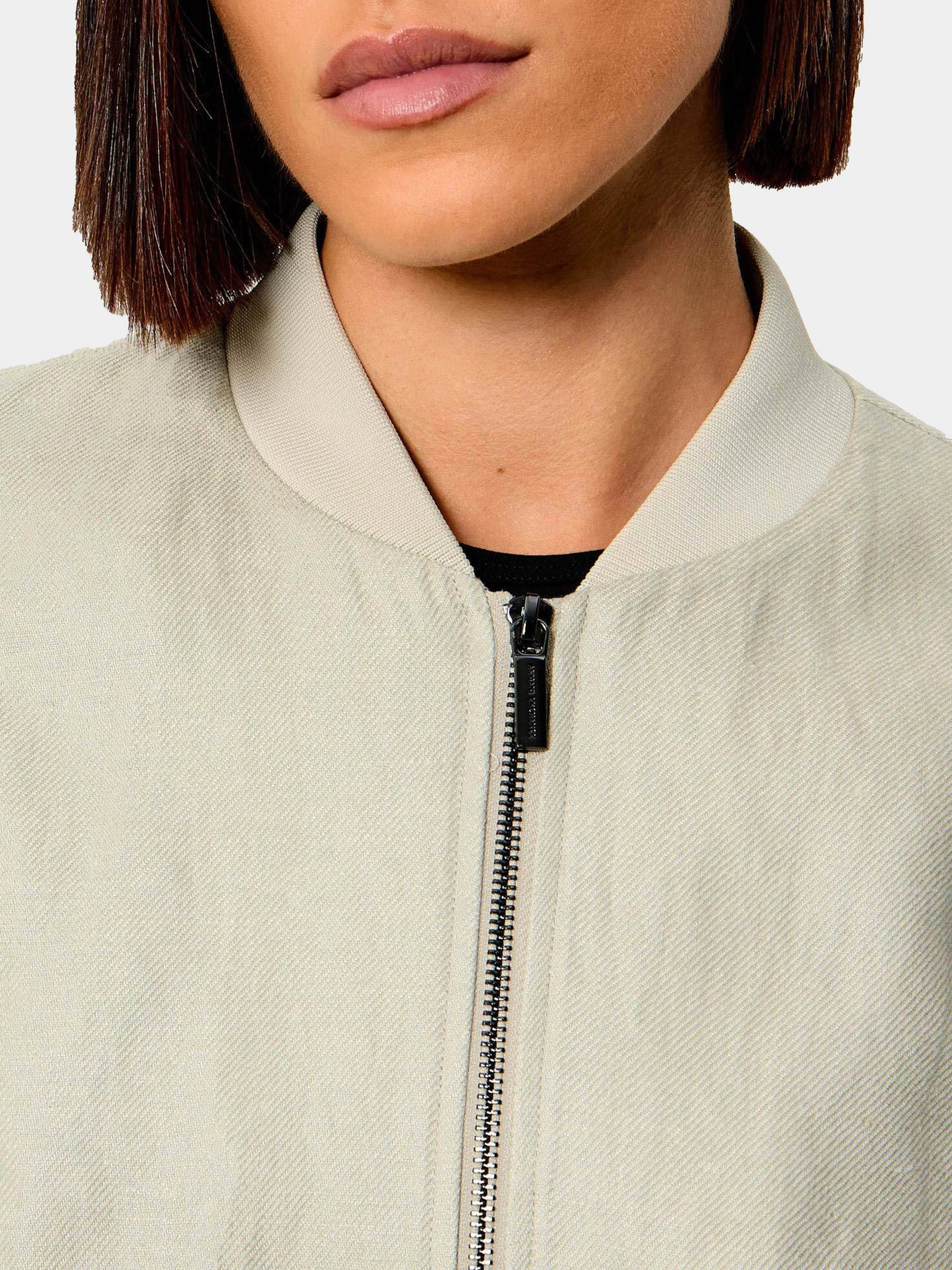 Куртки и дубленки Armani Exchange модель XW001980-AF21530-U6275 Фото
